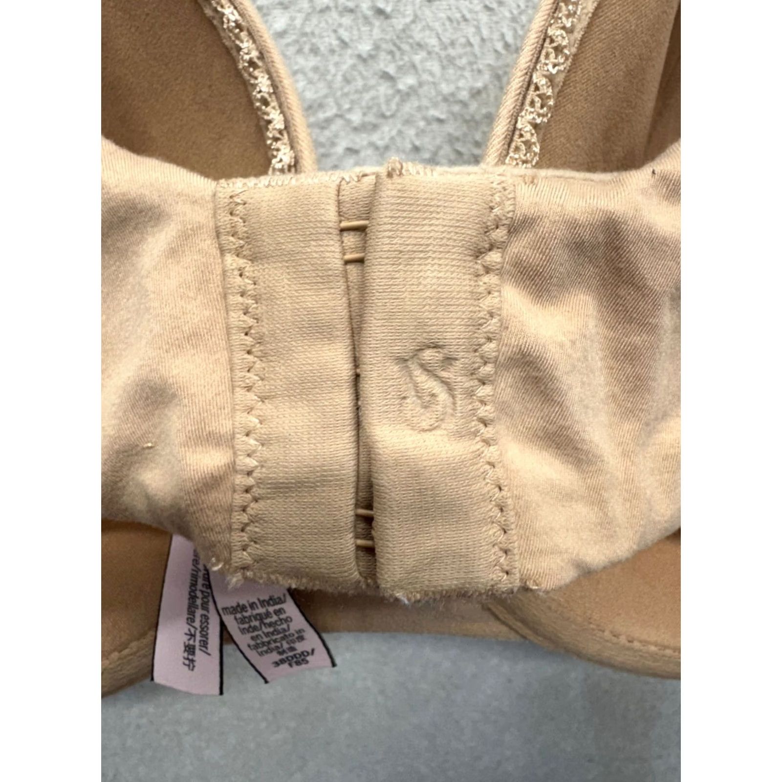 Victoria's Secret Victoria's Secret Body By Victoria Bra 38DDD Beige T-Shirt Bra Womens Underwire Hook & Eye 38Ddd Like New Size ONE SIZE - 3 Thumbnail