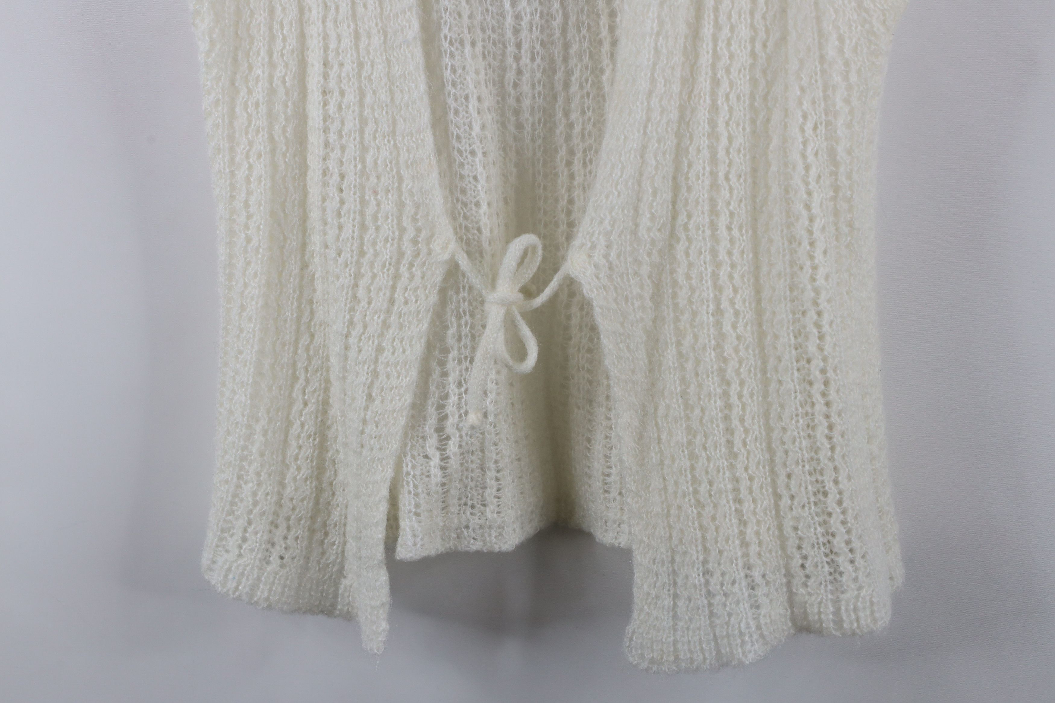 Vintage Vintage 70s Streetwear Tie Front Sweater Vest Cream Japan Size L / US 10 / IT 46 - 3 Thumbnail