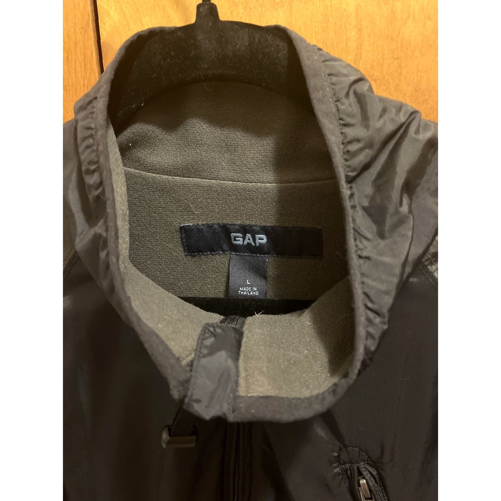 Gap VINTAGE Gap Windbreaker Mens Large Nylon Rain Jacket Waterproof Water Resistant Spring Summer Fall Outdoor Active Size US L / EU 52-54 / 3 - 3 Thumbnail