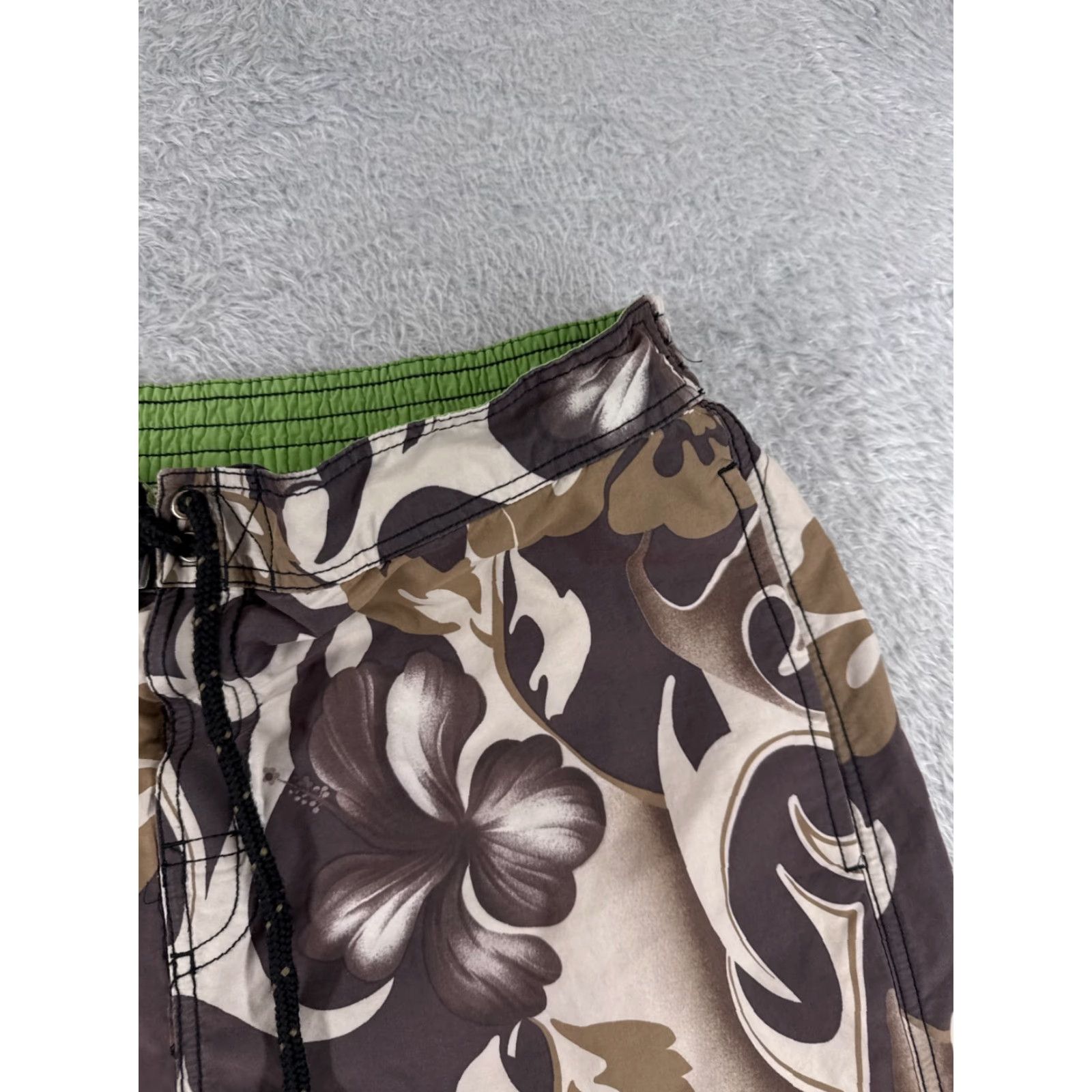 Tommy Bahama Tommy Bahama Board Shorts Men M Brown Gray Floral Elastic Waist Lined Swim Trunk Beach Tropical 90s (if applicable) Mens Size US 31 - 5 Thumbnail