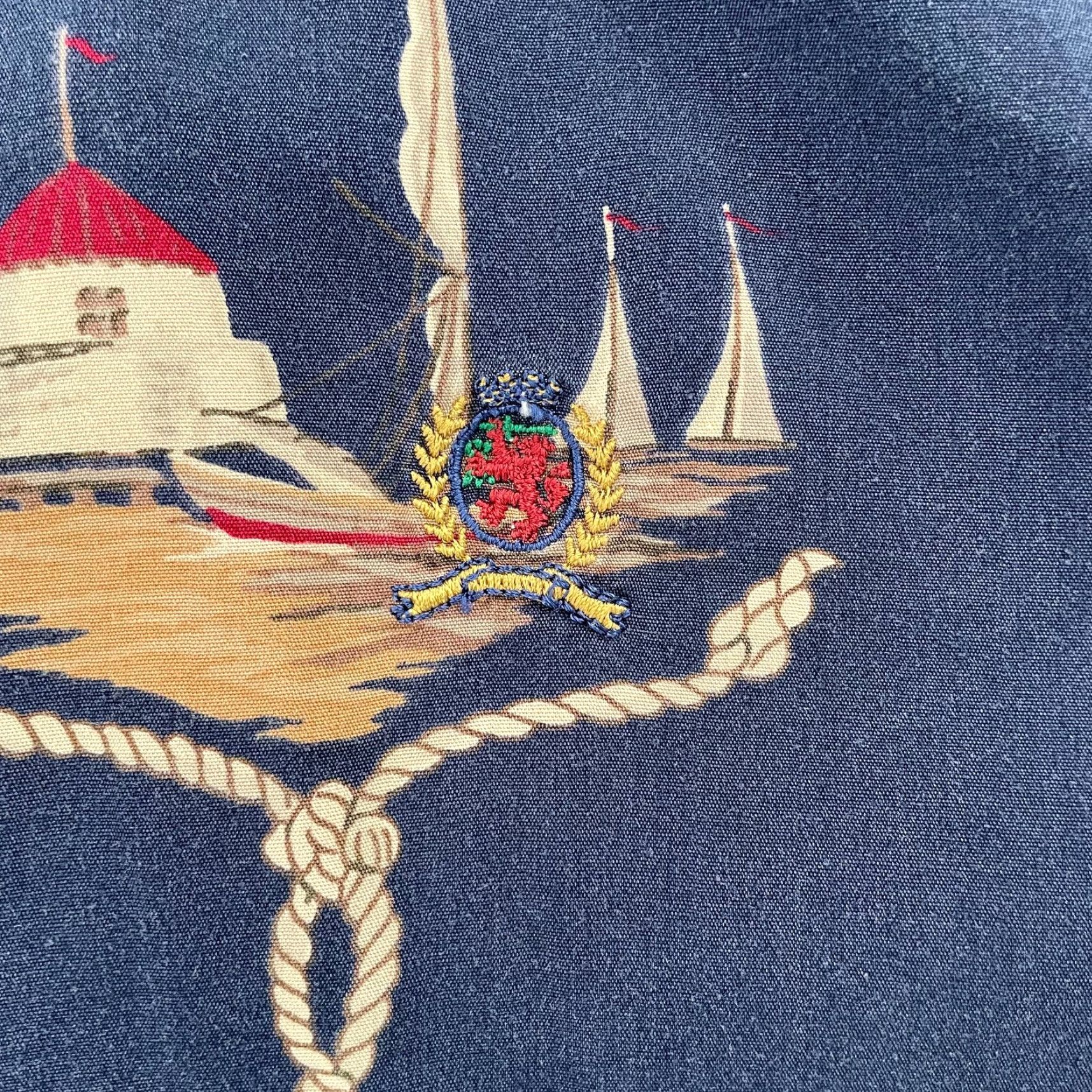 Tommy Hilfiger VINTAGE Tommy Hilfiger Short Sleeve Button-Up Shirt Adult XL Nautical Sailing Logo 90s Mens Size US XL / EU 56 / 4 - 4 Thumbnail