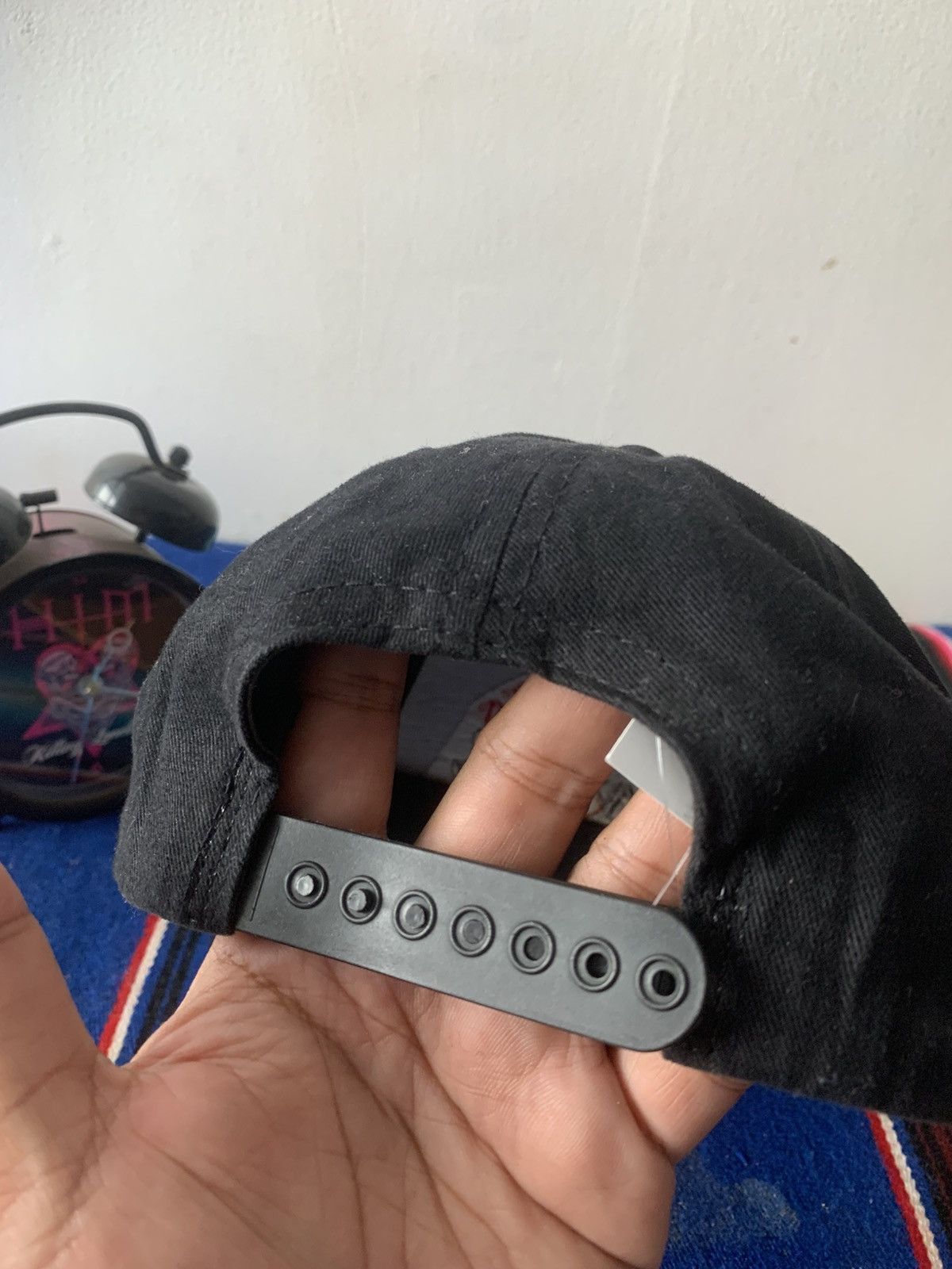 Kith × Warner Bros VINTAGE 90s LOONEY TUNES SUEDE SNAPBACK HAT Size ONE SIZE - 5 Thumbnail