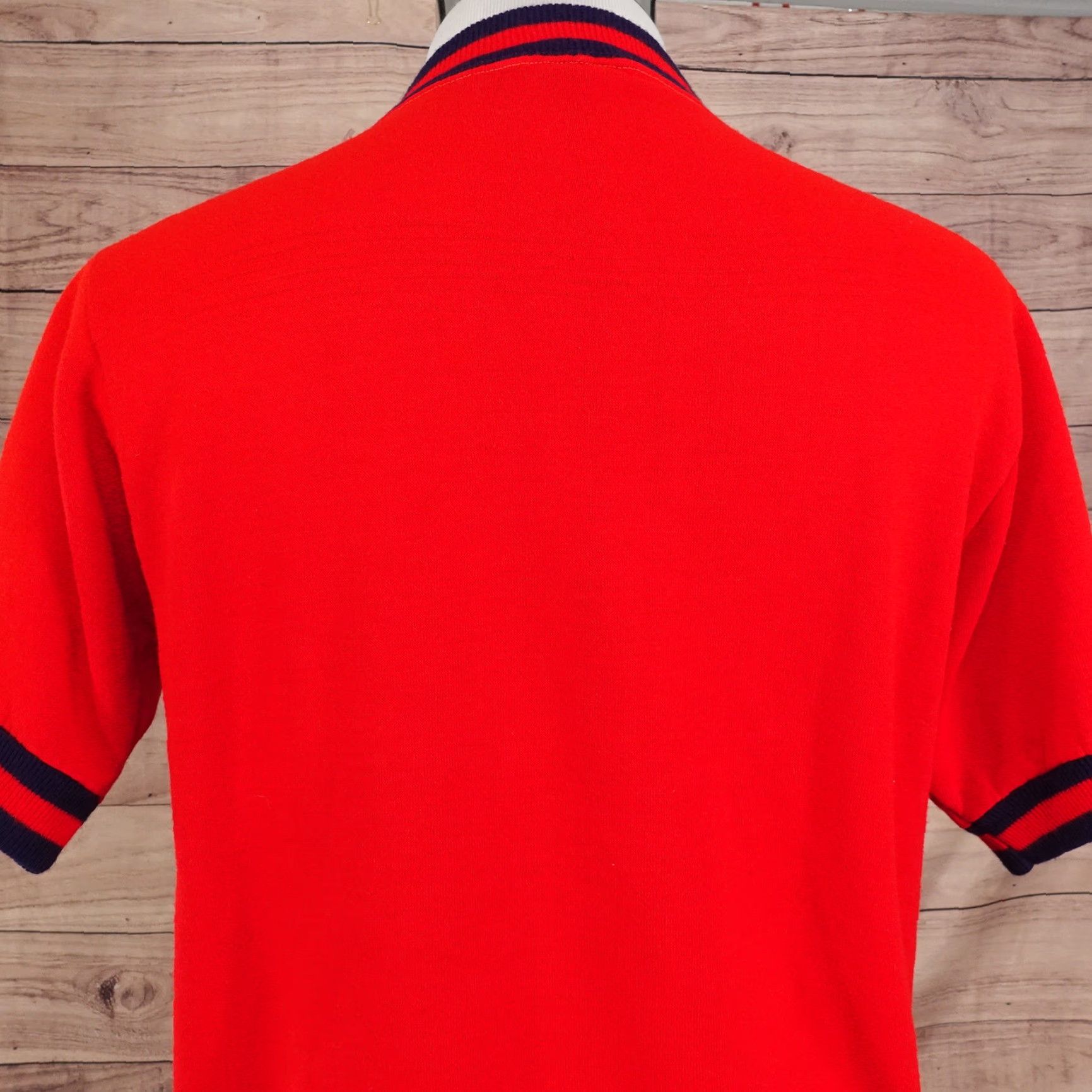 Vintage VINTAGE RED 2-TONE SHORT SLEEVE SWEATSHIRT L 60s 70s Mens Size US L / EU 52-54 / 3 - 4 Thumbnail