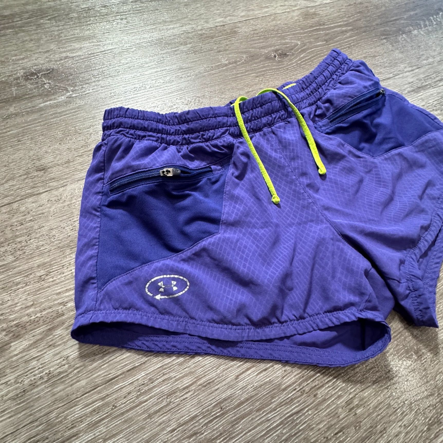 Under Armour Under Armour Shorts XS Womens Purple Reflective Pockets Running 24W Outdoor Zip Drawstring Size 42" / US 20 - 2 Thumbnail