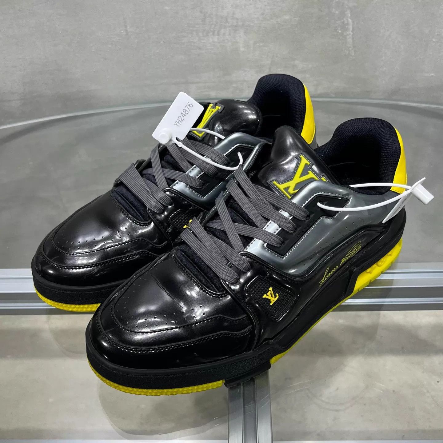 Louis Vuitton LV Trainer Black Yellow Patent Leather Batman UK6/40 Size US 7 / EU 40 - 2 Thumbnail