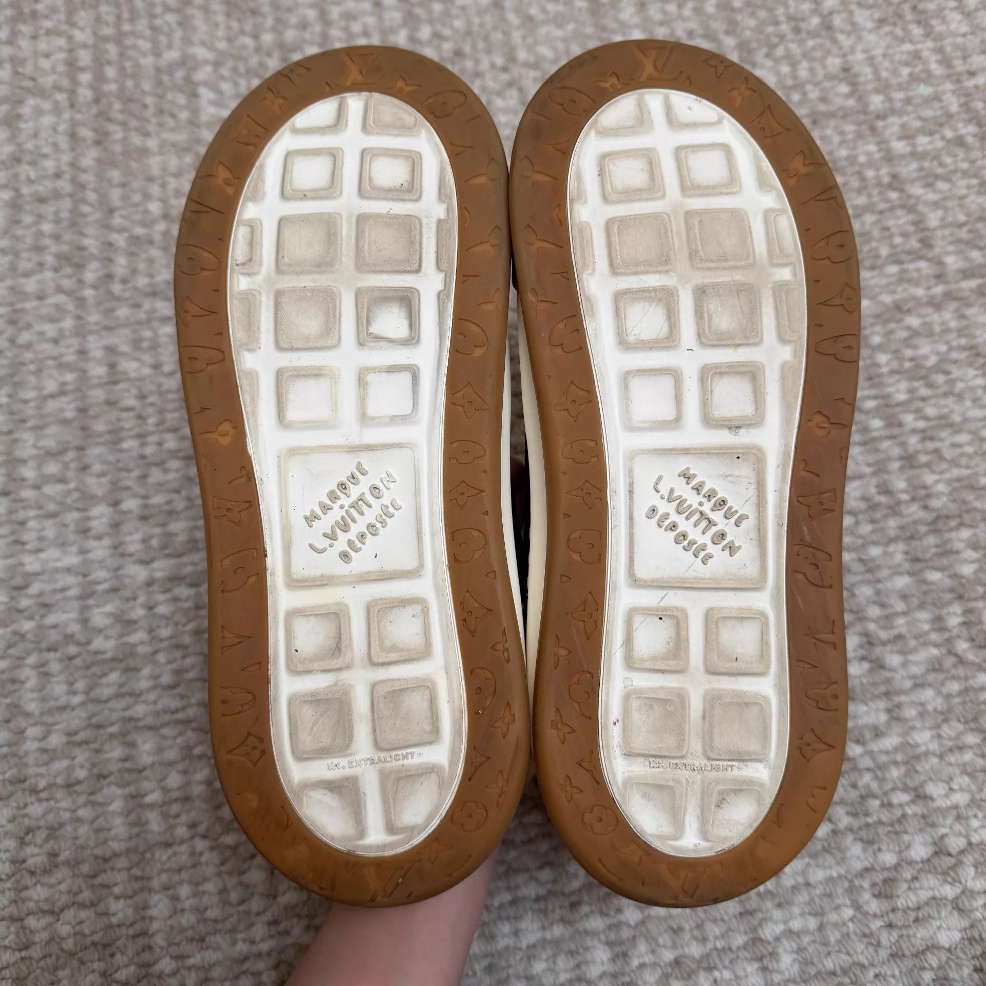 Louis Vuitton LOUIS VUITTON Tilted Suede Low-Top Sneaker Black UK9 Size US 10 / EU 43 - 4 Thumbnail