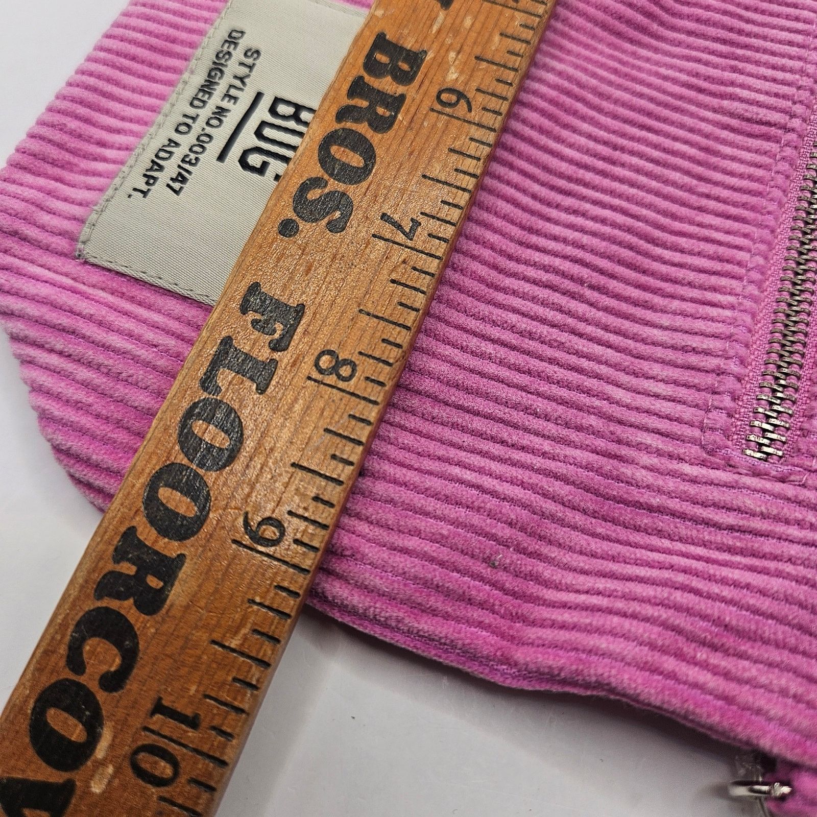 Urban Outfitters URBAN OUTFITTERS BDG PINK CORDUROY MAKE-UP BAG ZIPPERED NWT Size ONE SIZE - 3 Thumbnail