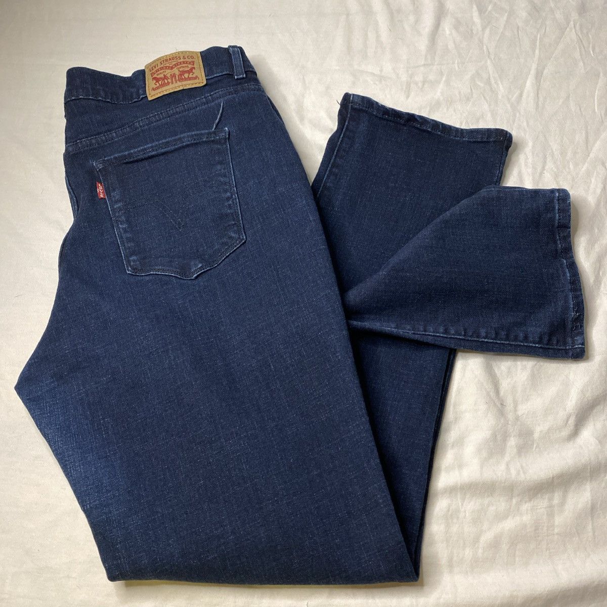 Levi's Levi's Dark Wash Denim Womens Jeans Straight Sz 12 31x30 EUC Size 31" - 1 Thumbnail