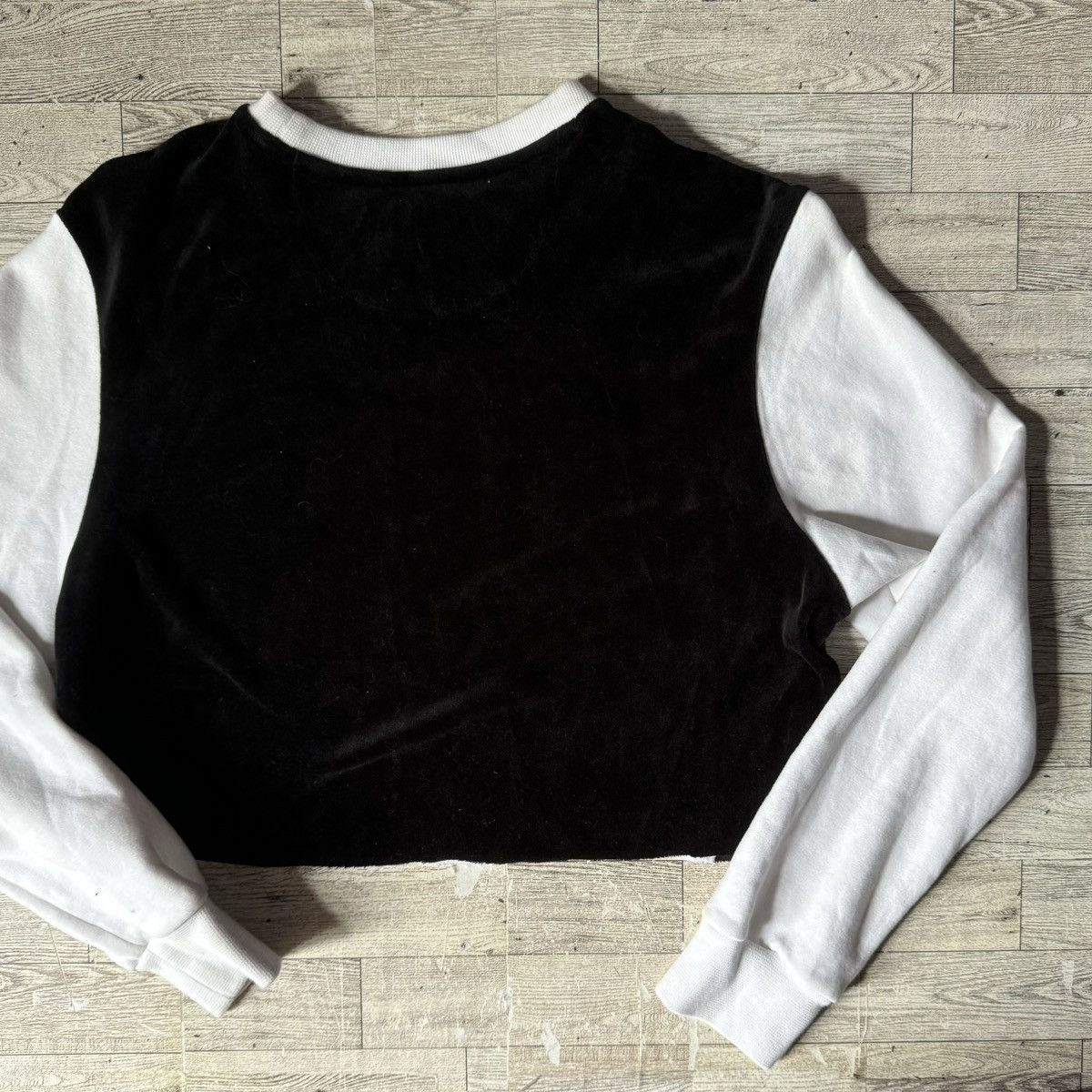 Fila FILA, Two Tone, Velvet Back, Cropped Sweatshirt Size M / US 6-8 / IT 42-44 - 14 Thumbnail
