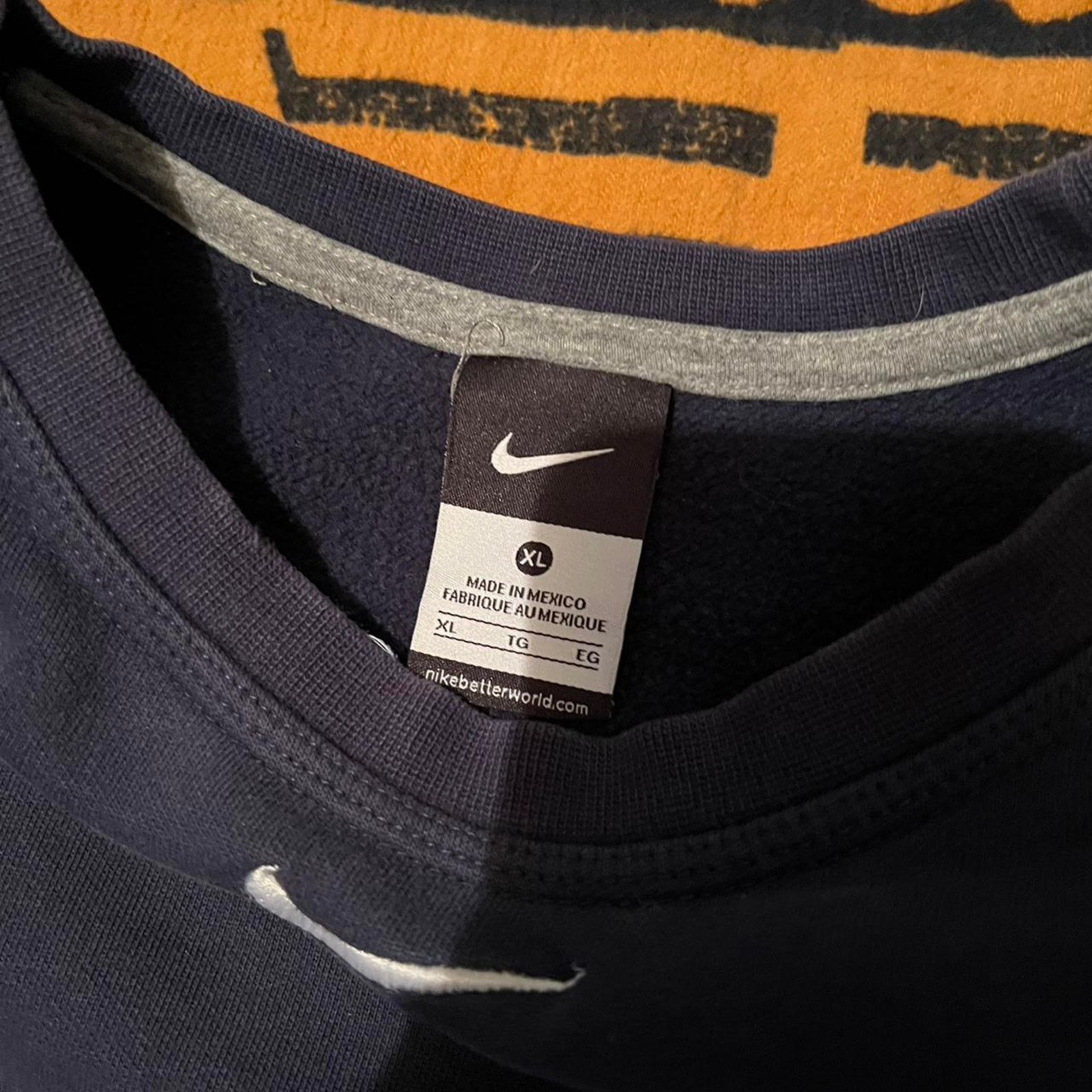 Nike Vintage Nike center swoosh crewneck size XL navy blue y2k Size US XL / EU 56 / 4 - 3 Thumbnail