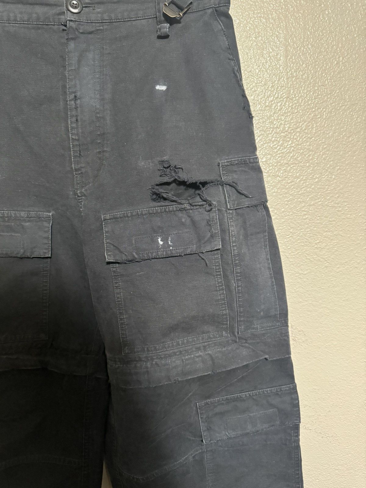 Balenciaga Balenciaga Distressed Large Cargo Pants Size US 30 / EU 46 - 2 Thumbnail
