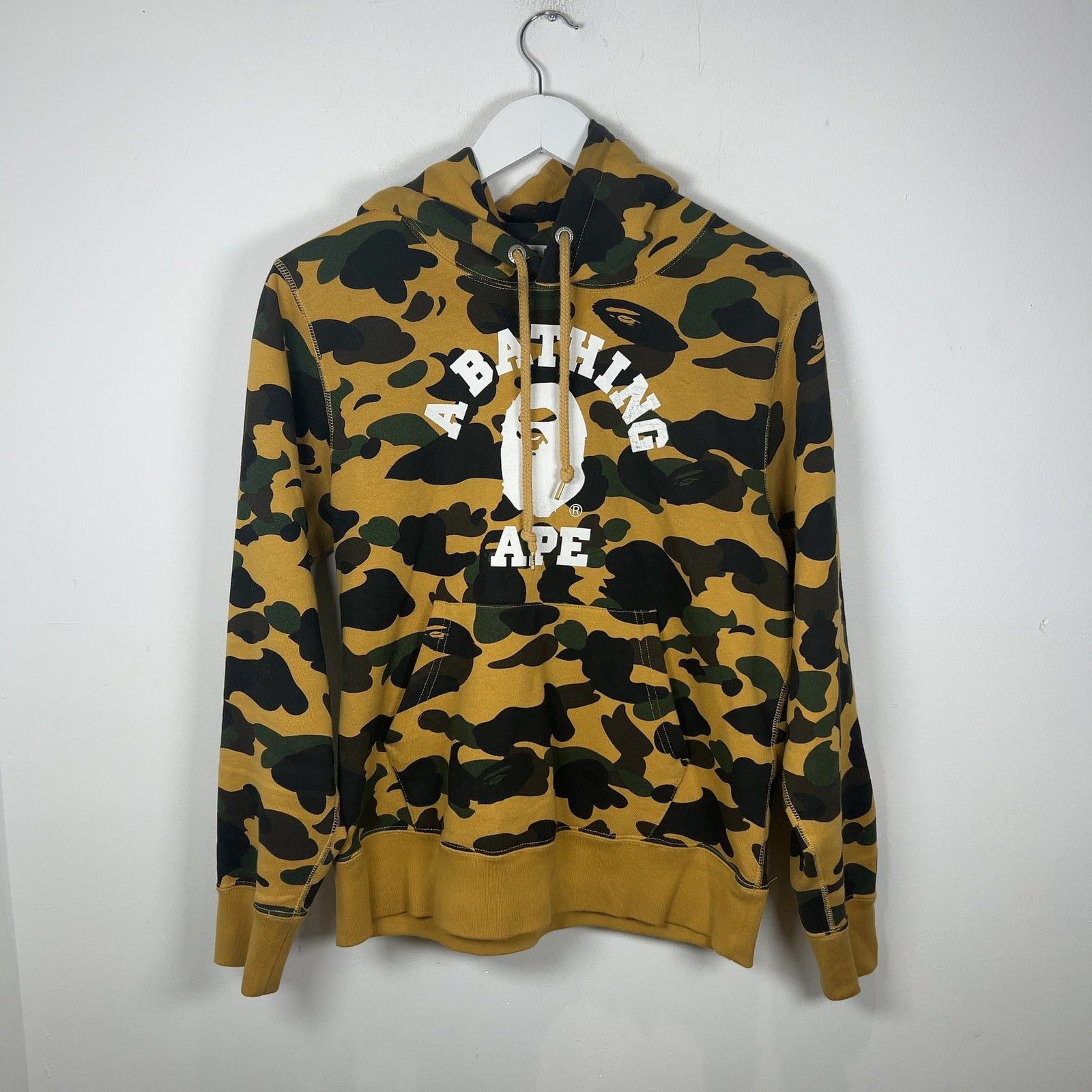 Bape Bape Camo Logo Hoodie Size US S / EU 44-46 / 1 - 1 Thumbnail
