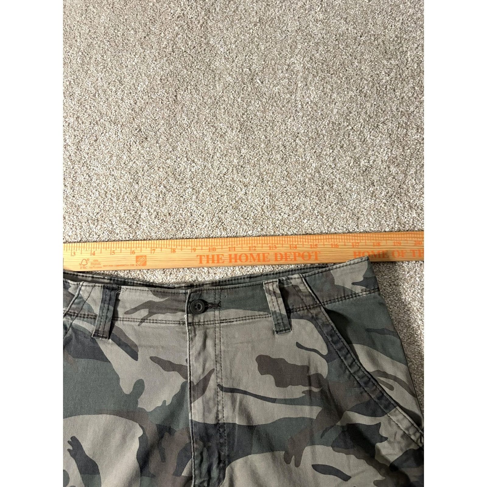 Wrangler Wrangler Cargo Shorts Mens 35 Green Camo Relaxed Fit Canvas Pockets Casual Size US 35 - 4 Thumbnail