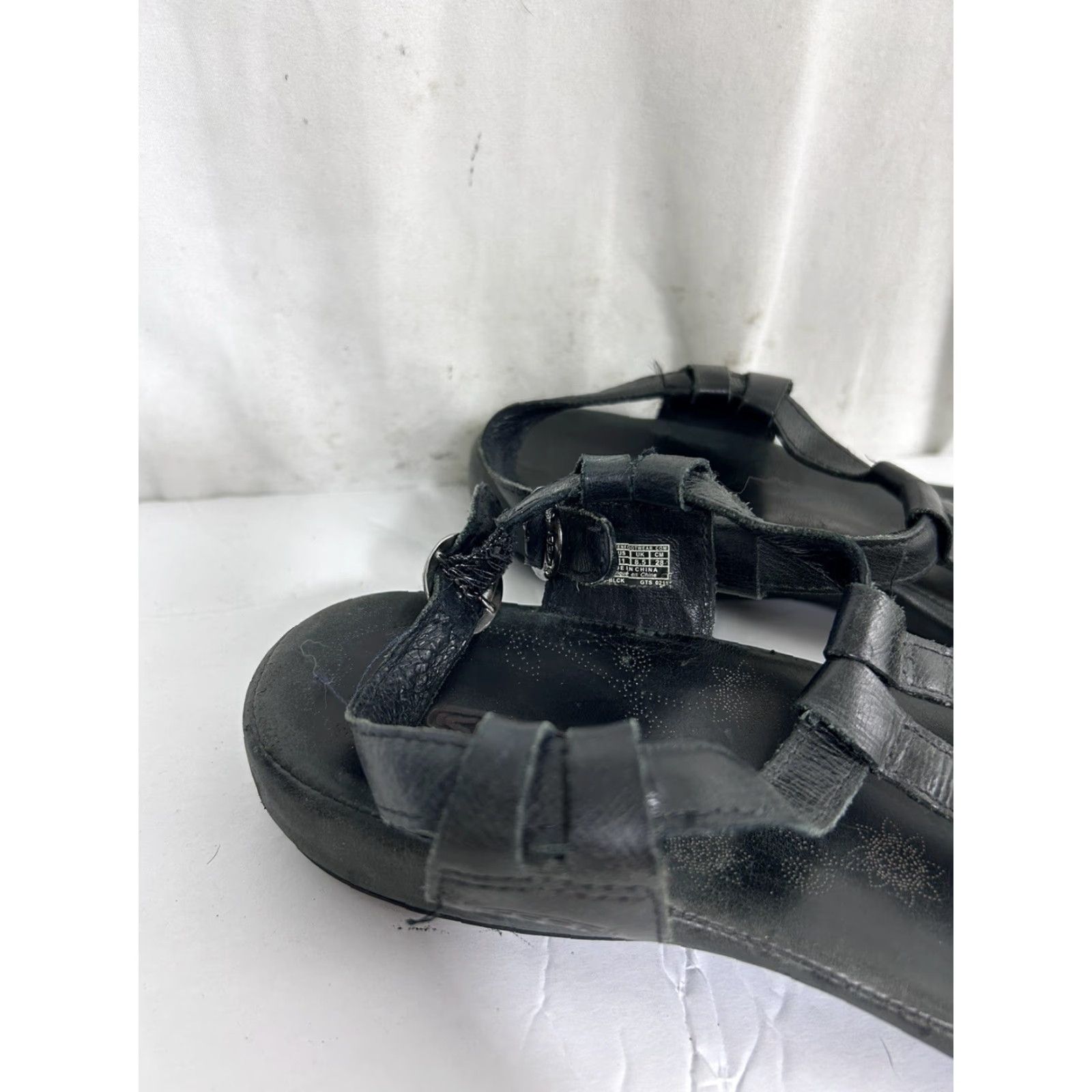 KEEN Keen Emerald City Sandals Black Leather Sandal With Side Buckle Womens 11 Strappy City Beach Shoes Size US 11 / IT 41 - 4 Thumbnail