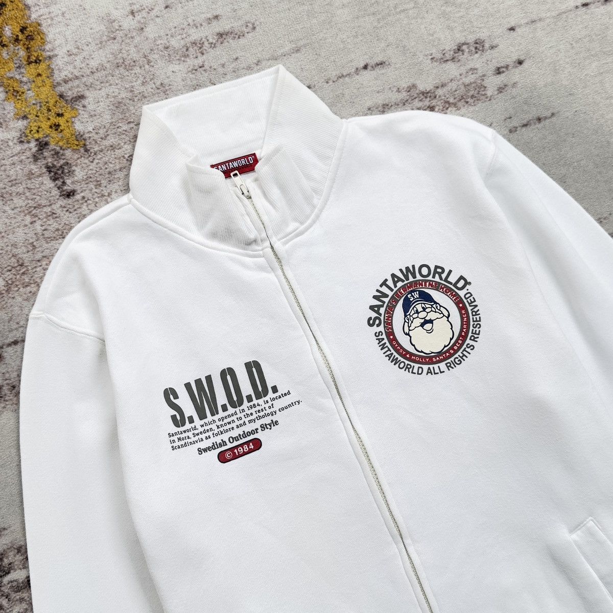 Japanese Brand VINTAGE SANTAWORLD ZIPPER SWEATSHIRT Size US M / EU 48-50 / 2 - 3 Thumbnail