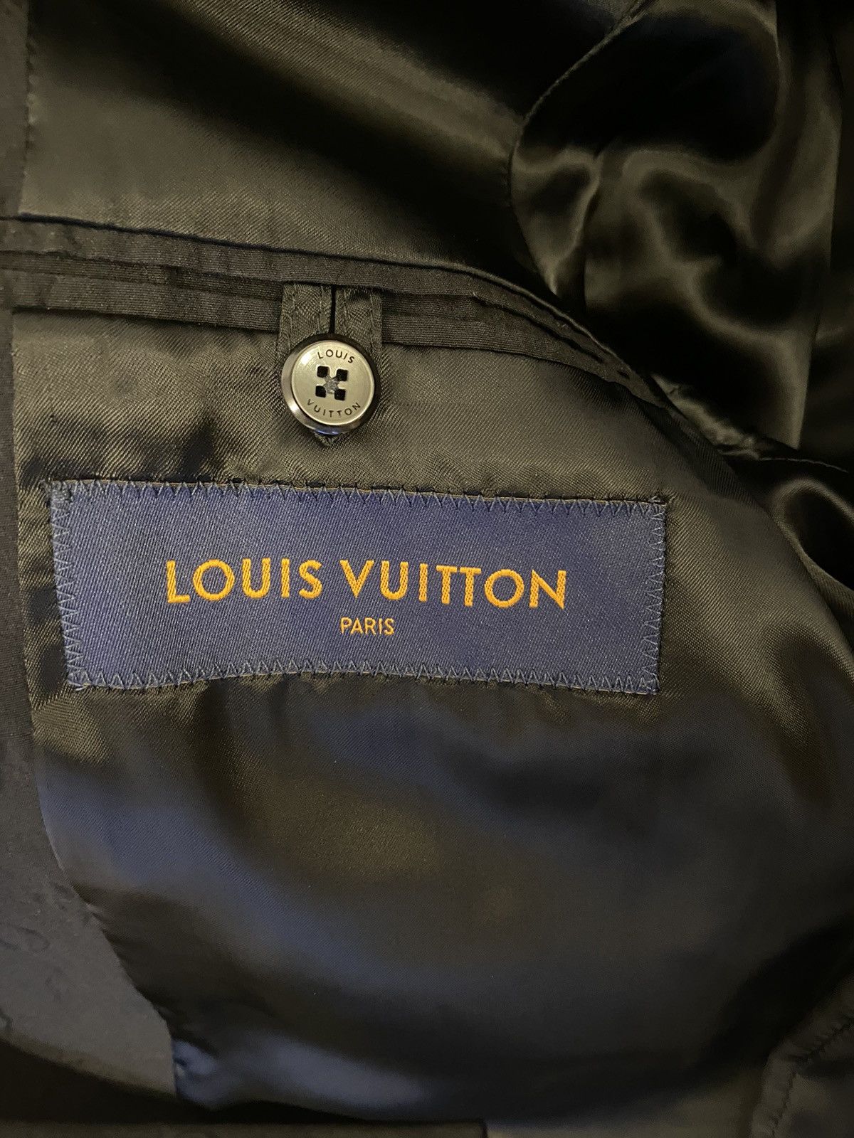 Louis Vuitton Louis Vuitton black monogram double breasted blazer 50 Size 50R - 8 Thumbnail