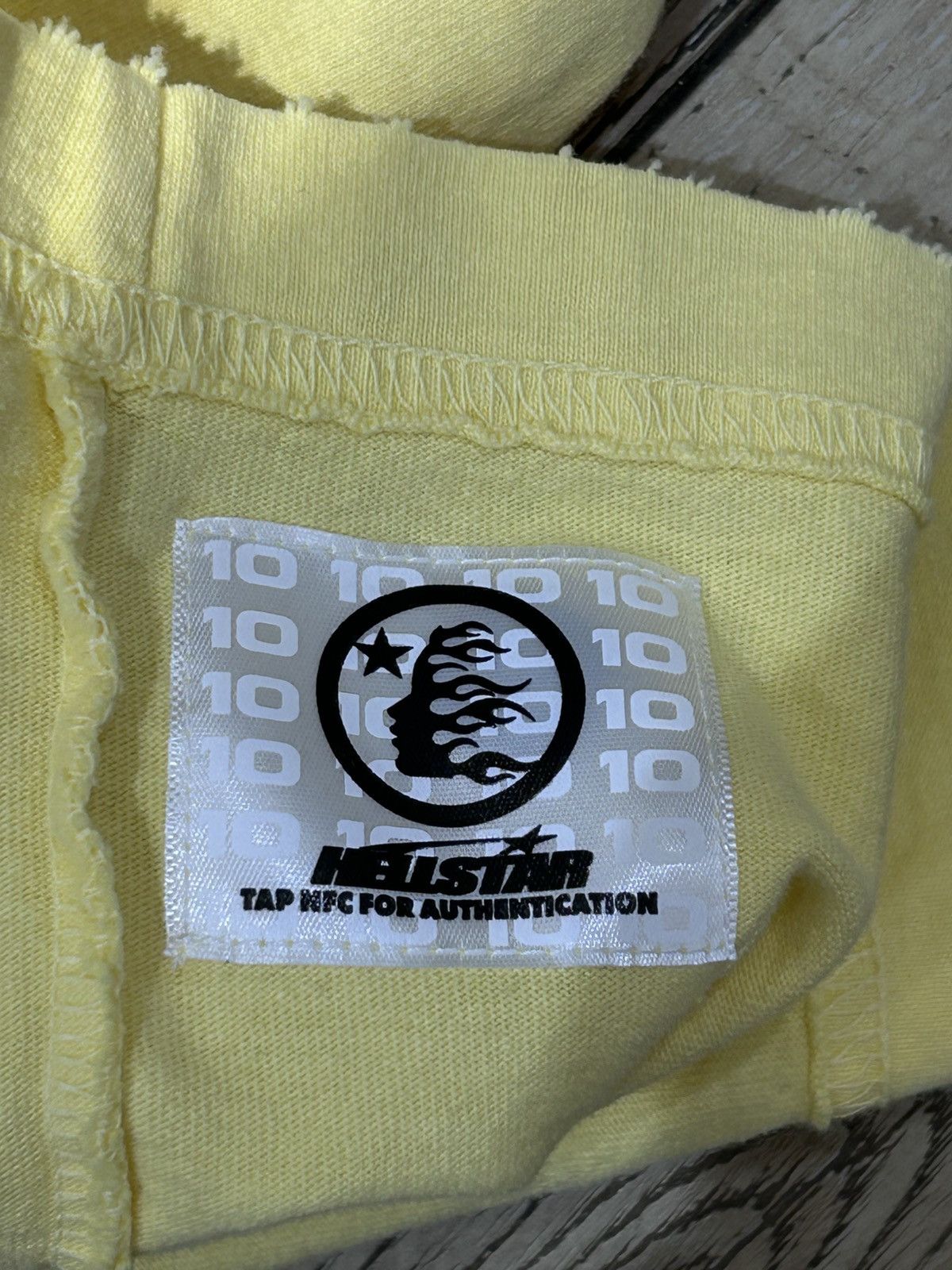 HELLSTAR Hellstar Crack Print Tee Yellow Size US XL / EU 56 / 4 - 5 Thumbnail