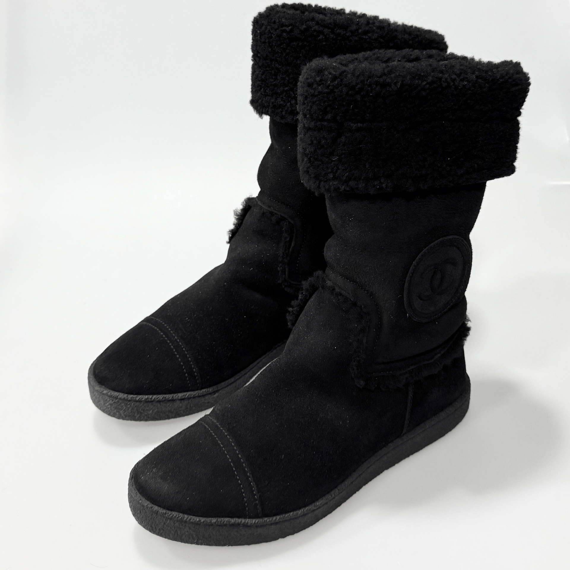 Chanel CHANEL Black Furry Suede Boots Size US 5 / IT 35 - 1 Thumbnail