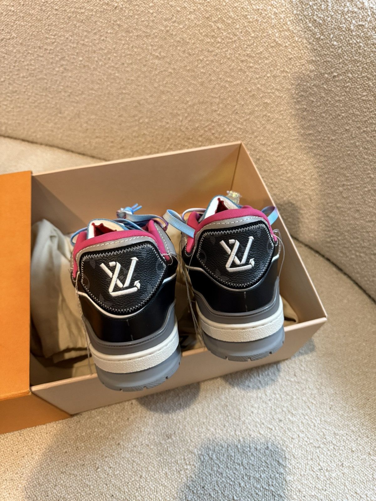 Louis Vuitton Louis Vuitton trainer upcycle Size US 9.5 / EU 42-43 - 7 Thumbnail