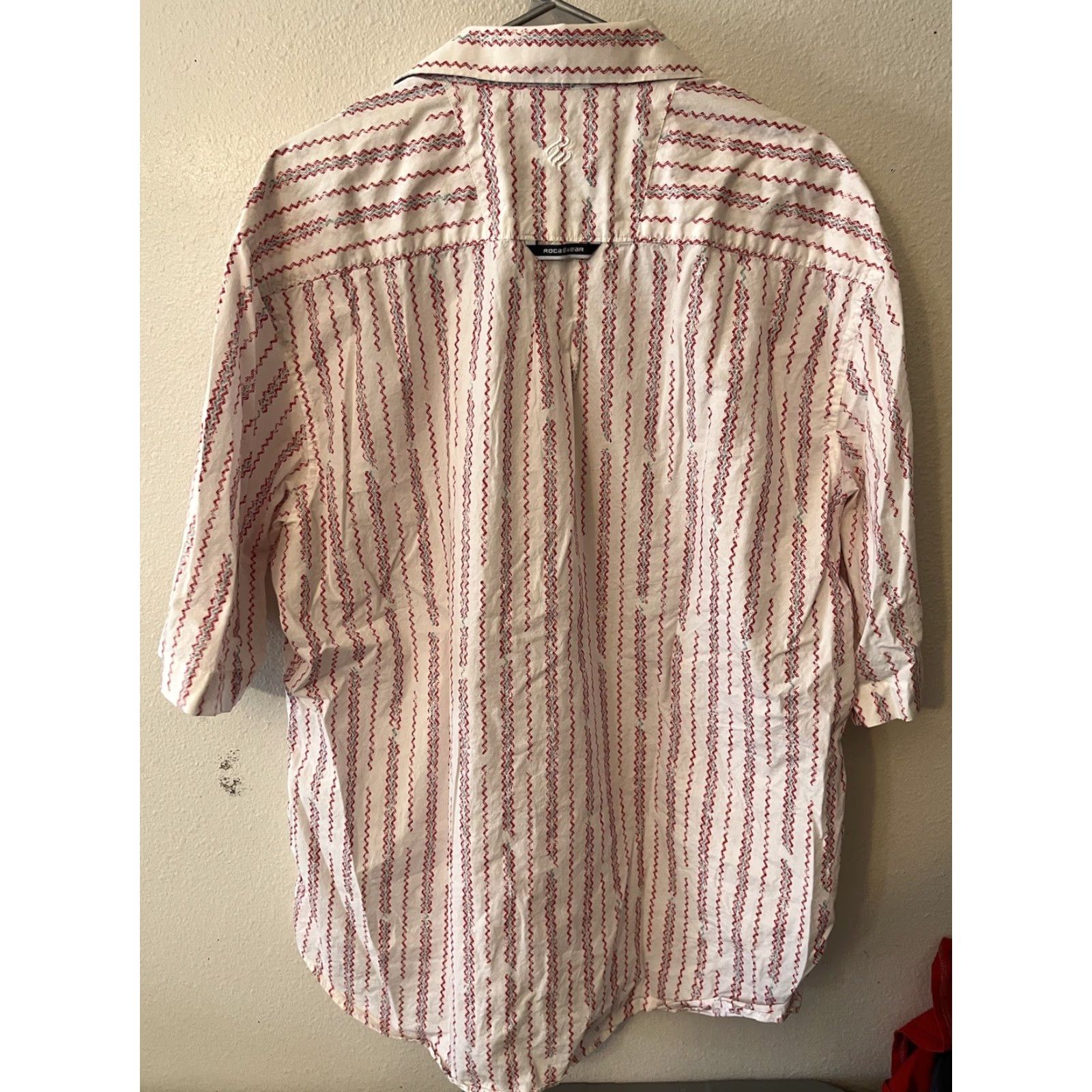 Rocawear VINTAGE Rocawear Mens Shirt 2XL White Red Striped Button-Up Casual Short Sleeve Collared Button-Down Mens Size US XXL / EU 58 / 5 - 3 Thumbnail
