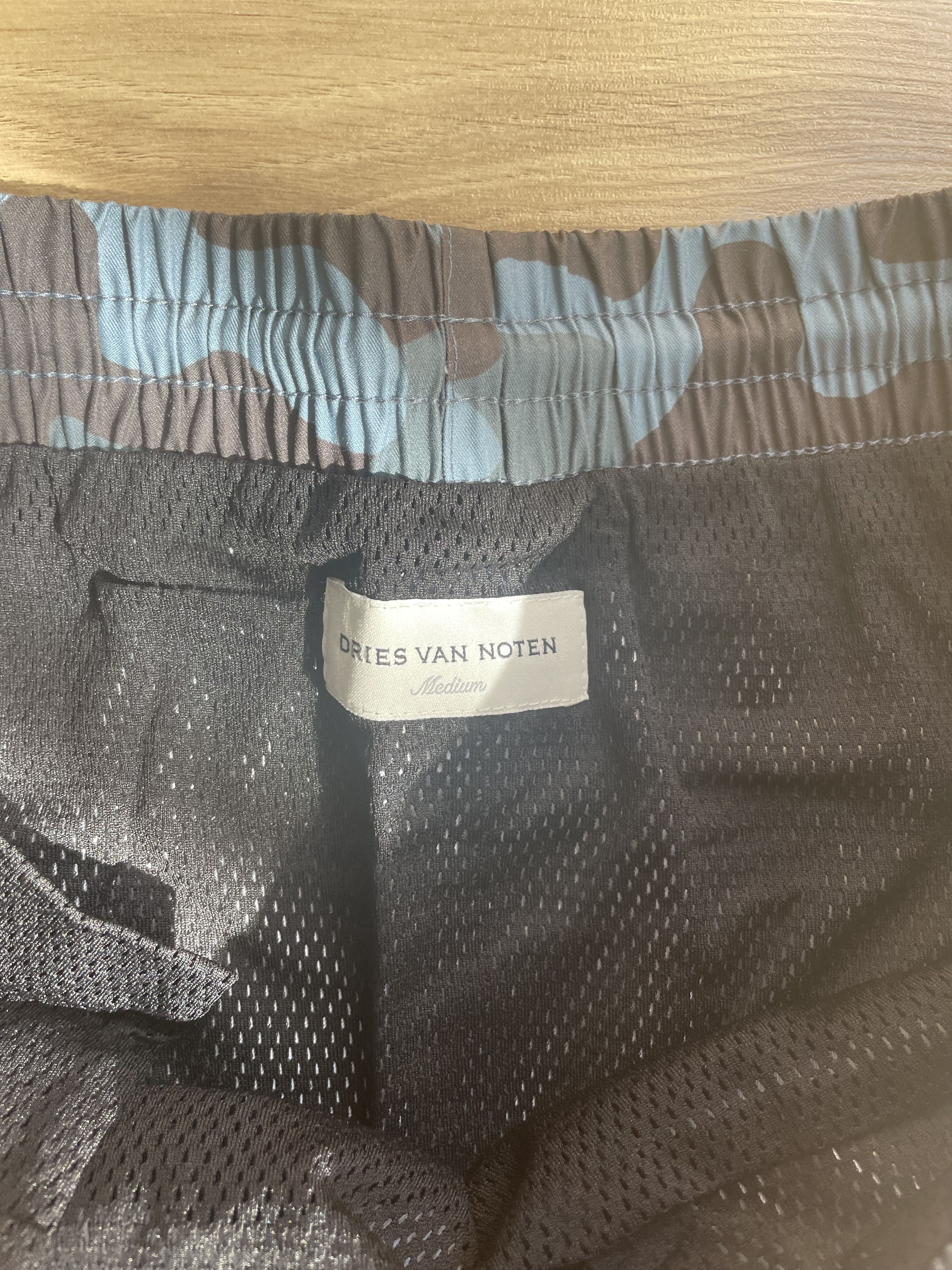Dries Van Noten DRIES VAN NOTEN PRINTED CAMO NYLON BERMUDA SHORTS Size US 34 / EU 50 - 5 Thumbnail