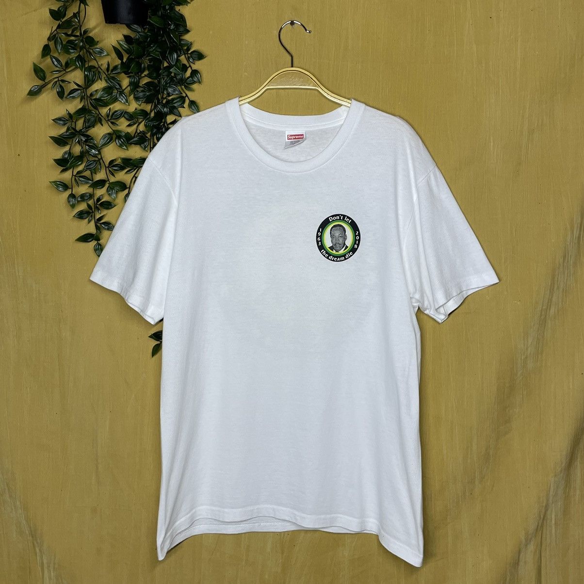 Supreme Supreme MKL”Dont Let the Dream Die” tee Size US M / EU 48-50 / 2 - 2 Thumbnail