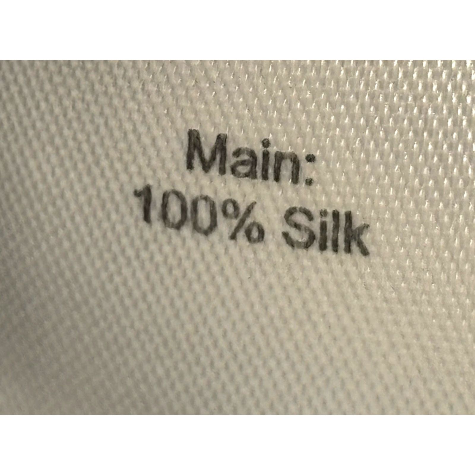 St. John St. John Blouse 100% Silk Women’s Medium Navy 3/4 Sleeve Bell Sleeve Classic Split Neck Zip Blouse Mens? Size M / US 6-8 / IT 42-44 - 8 Thumbnail