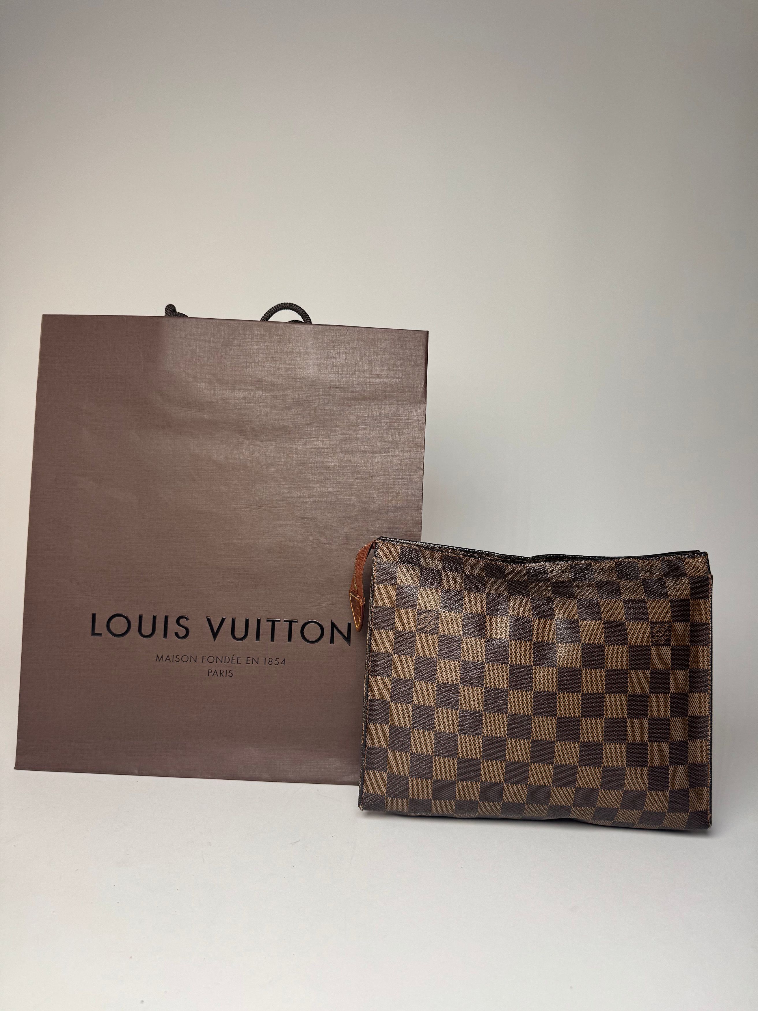 Louis Vuitton Vintage Damier Monogram Leather Clutch Brown Size ONE SIZE - 1 Thumbnail