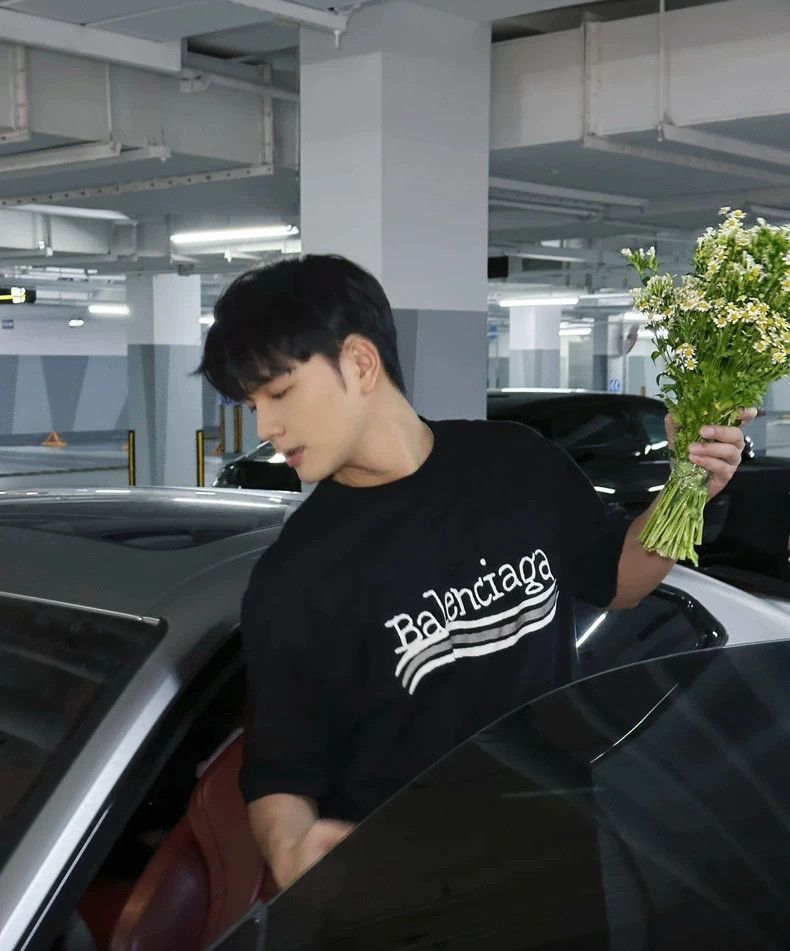 Balenciaga Balenciaga Black old graffiti cola short sleeves Size US M / EU 48-50 / 2 - 5 Thumbnail