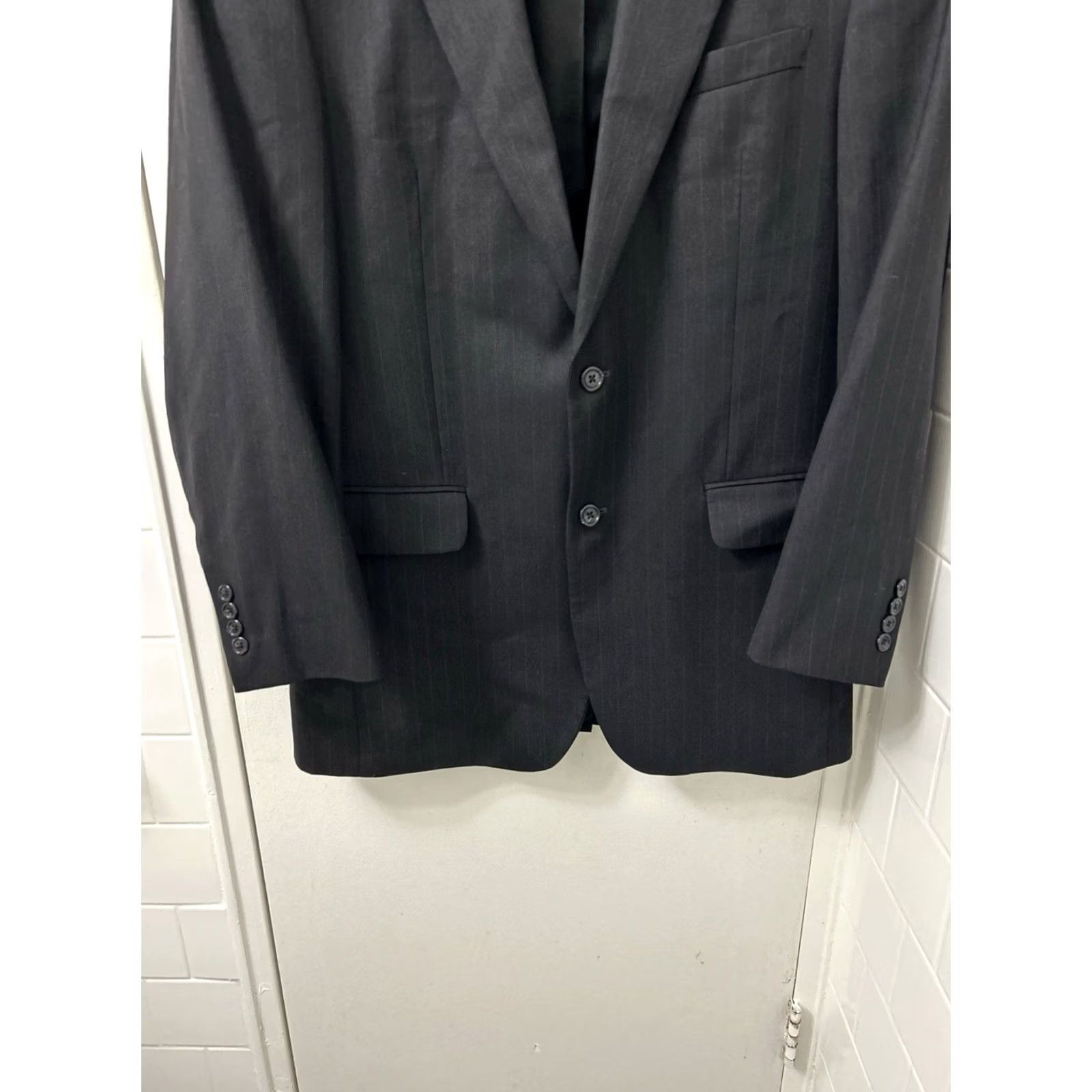 Jos. A. Bank Jos. A. Bank Blazer Mens 41L Black Pinstripe 100% Wool Two-Button Suit Jacket Size 42R - 3 Thumbnail