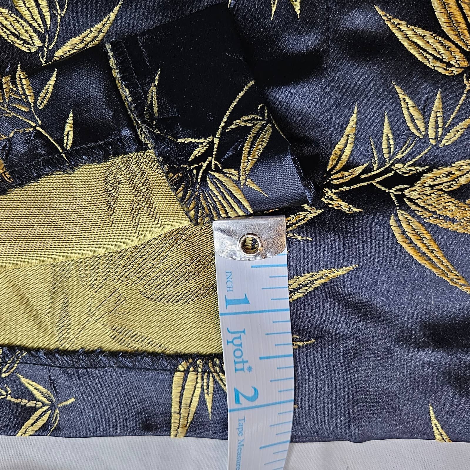 Other EUC VTG Solz Squirrel Brocade Mini Skirt Sz. L* Black & Gold Size 28" / US 6 / IT 42 - 9 Thumbnail