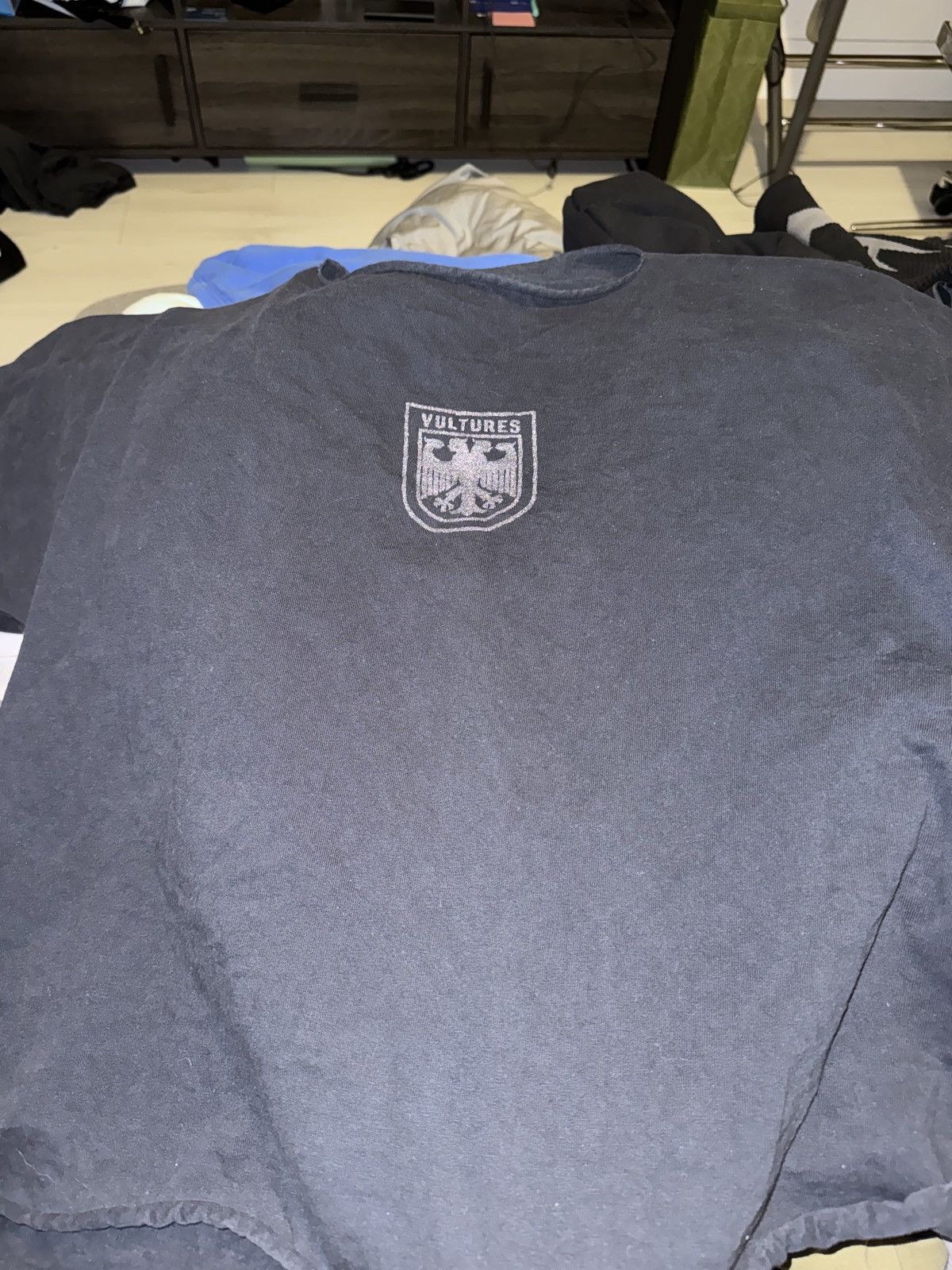 Yeezy Yzy Vultures Shirt Size US S / EU 44-46 / 1 - 1 Thumbnail