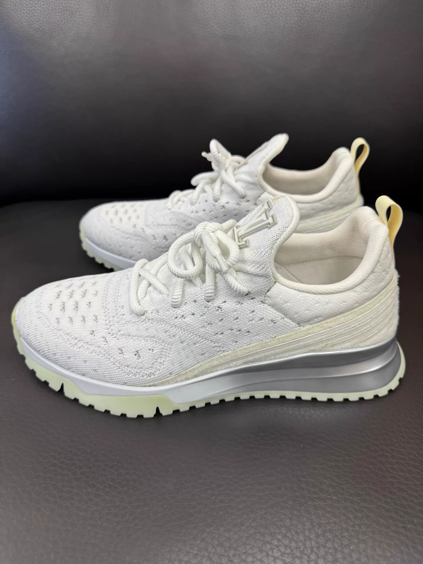 Louis Vuitton LV RUN AWAY vnr Sneaker 41 Size US 8 / EU 41 - 3 Thumbnail