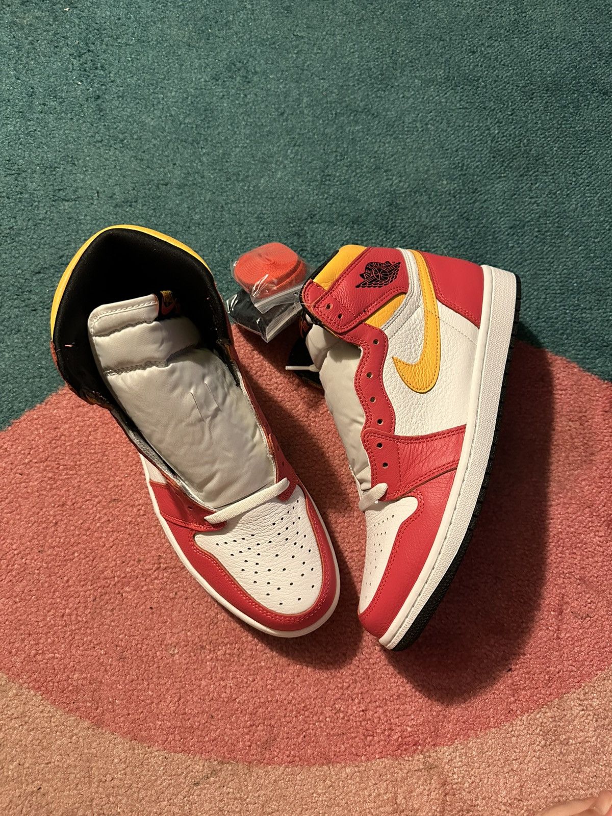 Jordan Brand Air Jordan 1 Retro High OG Light Fushion Size US 11.5 / EU 44-45 - 1 Thumbnail