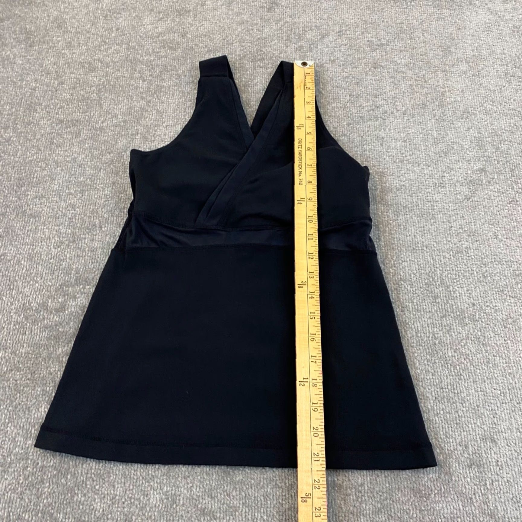 Lululemon Lululemon Built in Bra Workout Tank Top Womens 6 Black Activewear Tank Sleeveless Racerback Moisture Wicking Quick Dry Fitness Shirt Womens Size M / US 6-8 / IT 42-44 - 5 Thumbnail