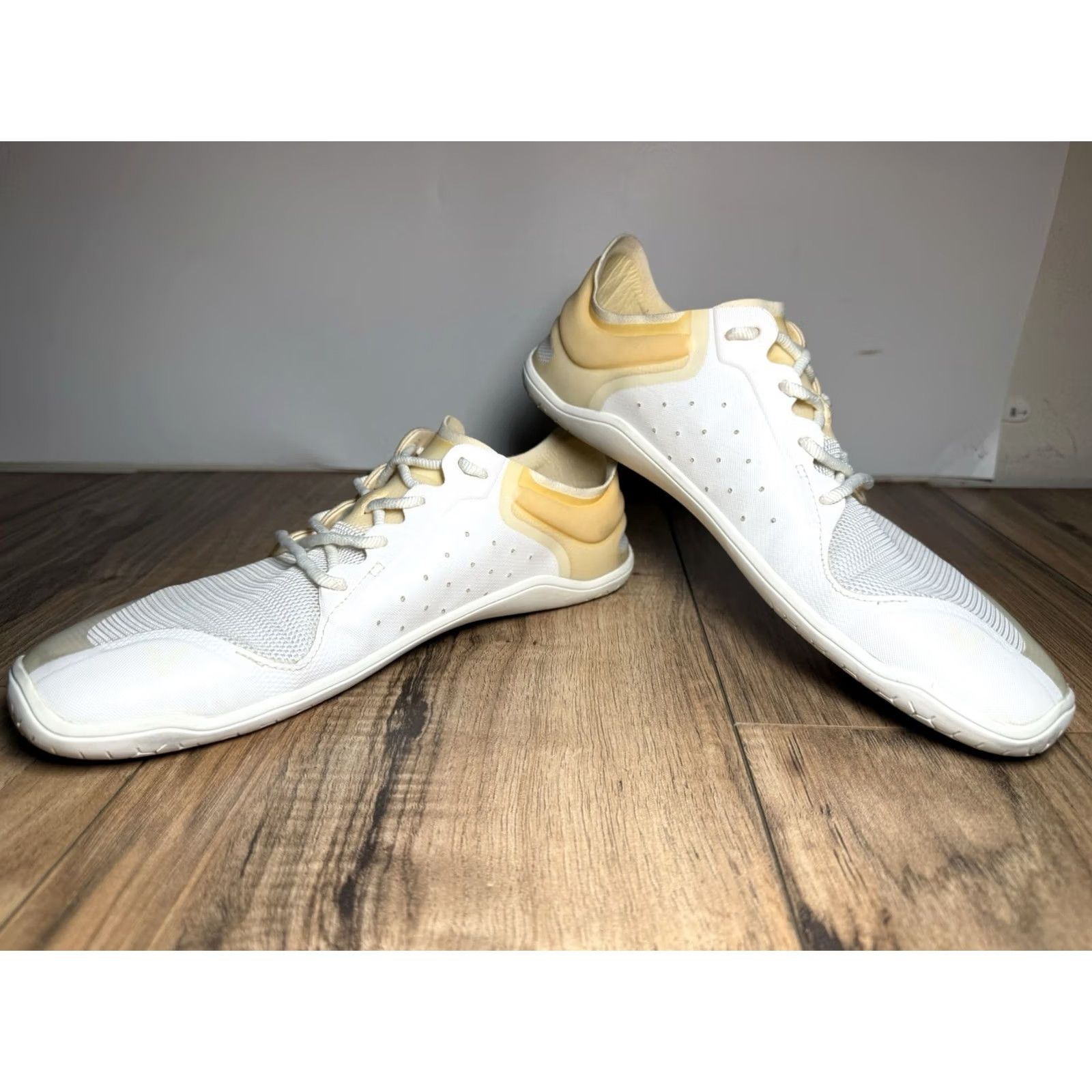 Vivobarefoot VivoBarefoot Women's Primus Lite III Minimalist Trainers Bright White EU40 US9 Ladies Running Sneakers Size US 10 / IT 40 - 7 Thumbnail