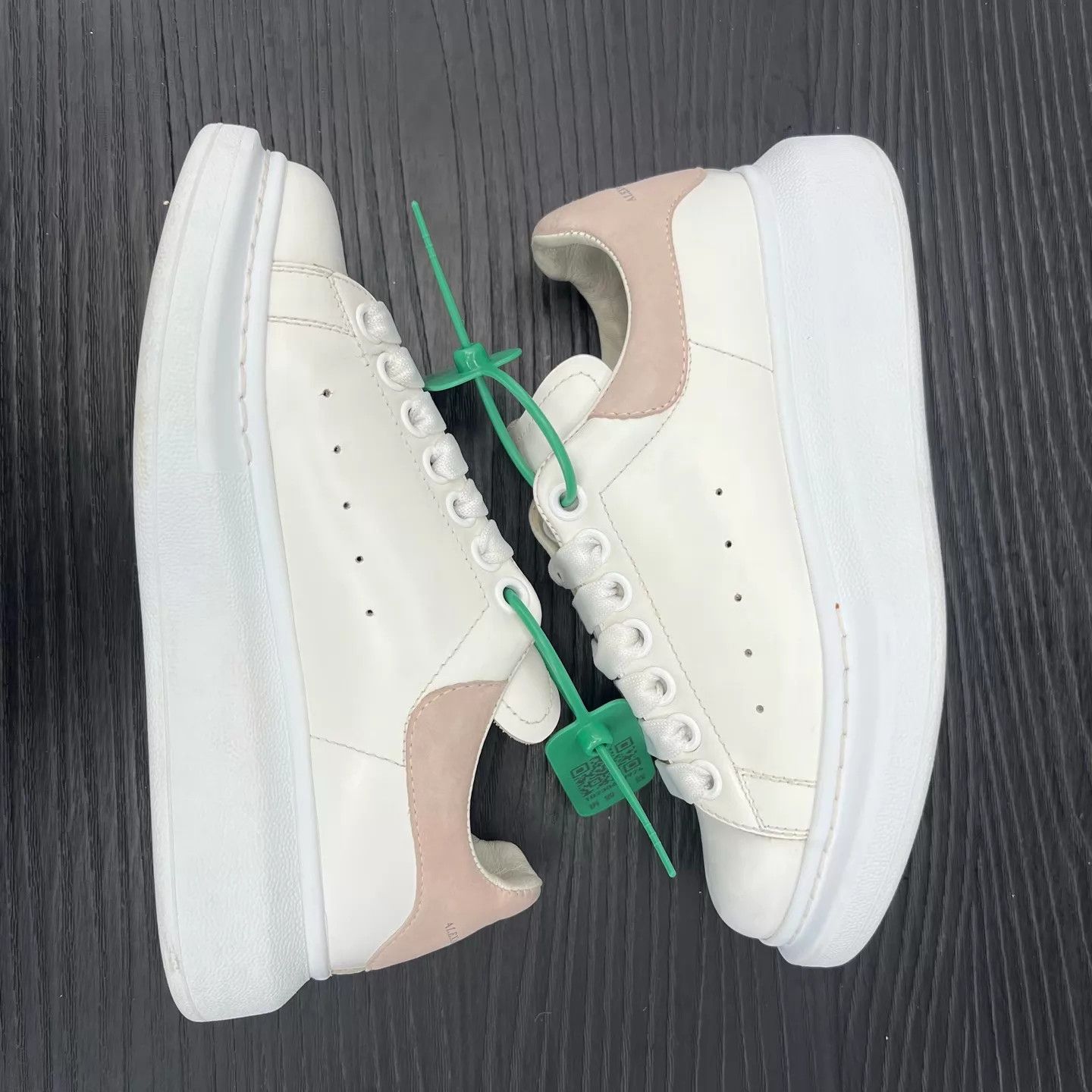 Alexander McQueen McQueen white pink suede shoes 35.5 new Size US 5 / IT 35 - 4 Thumbnail