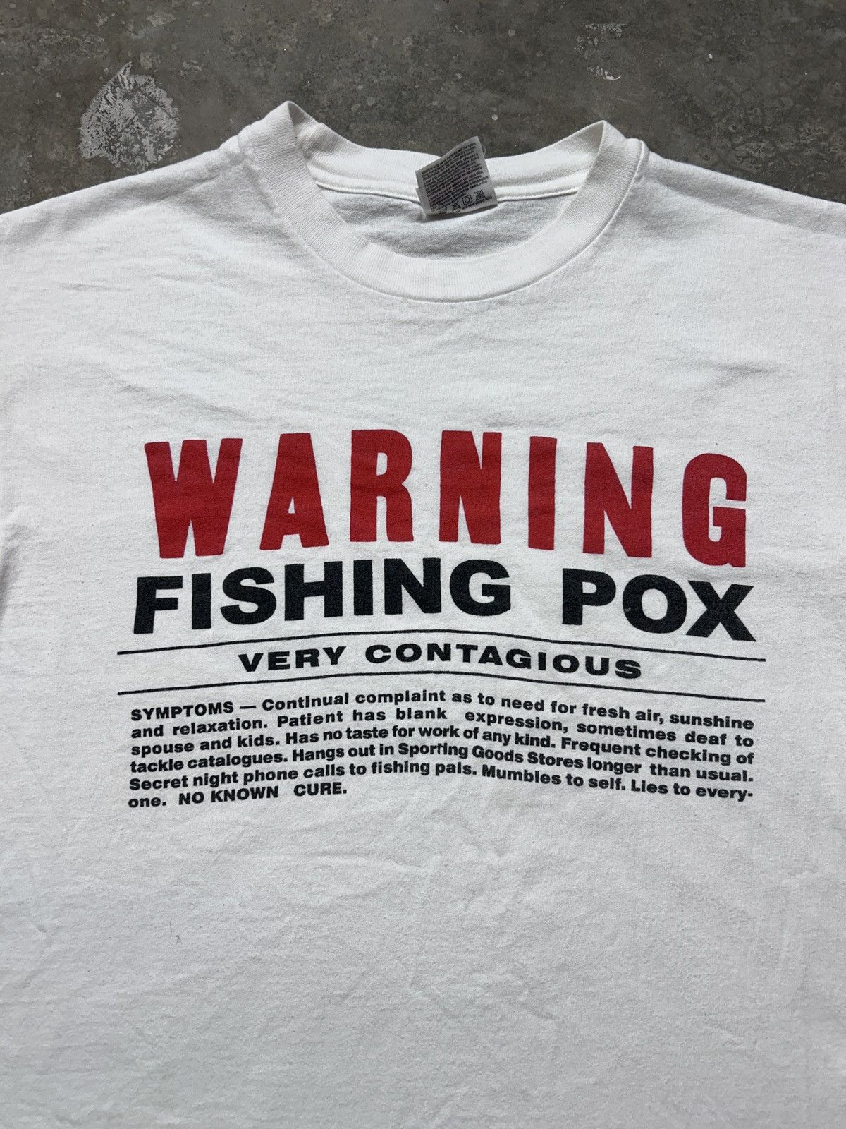 Hanes Vintage Y2K Warning Fishing Pox Humor T-Shirt Size US M / EU 48-50 / 2 - 2 Thumbnail