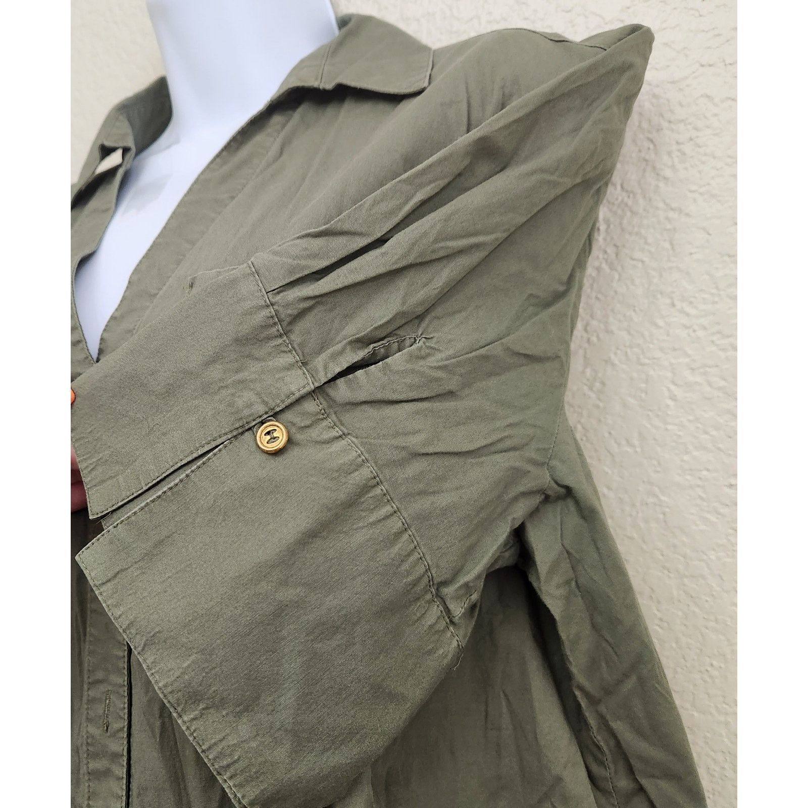 Other Cato Army Green Button Up V Neck Top XL Short Cuffed Sleeves Size XL / US 12-14 / IT 48-50 - 2 Thumbnail