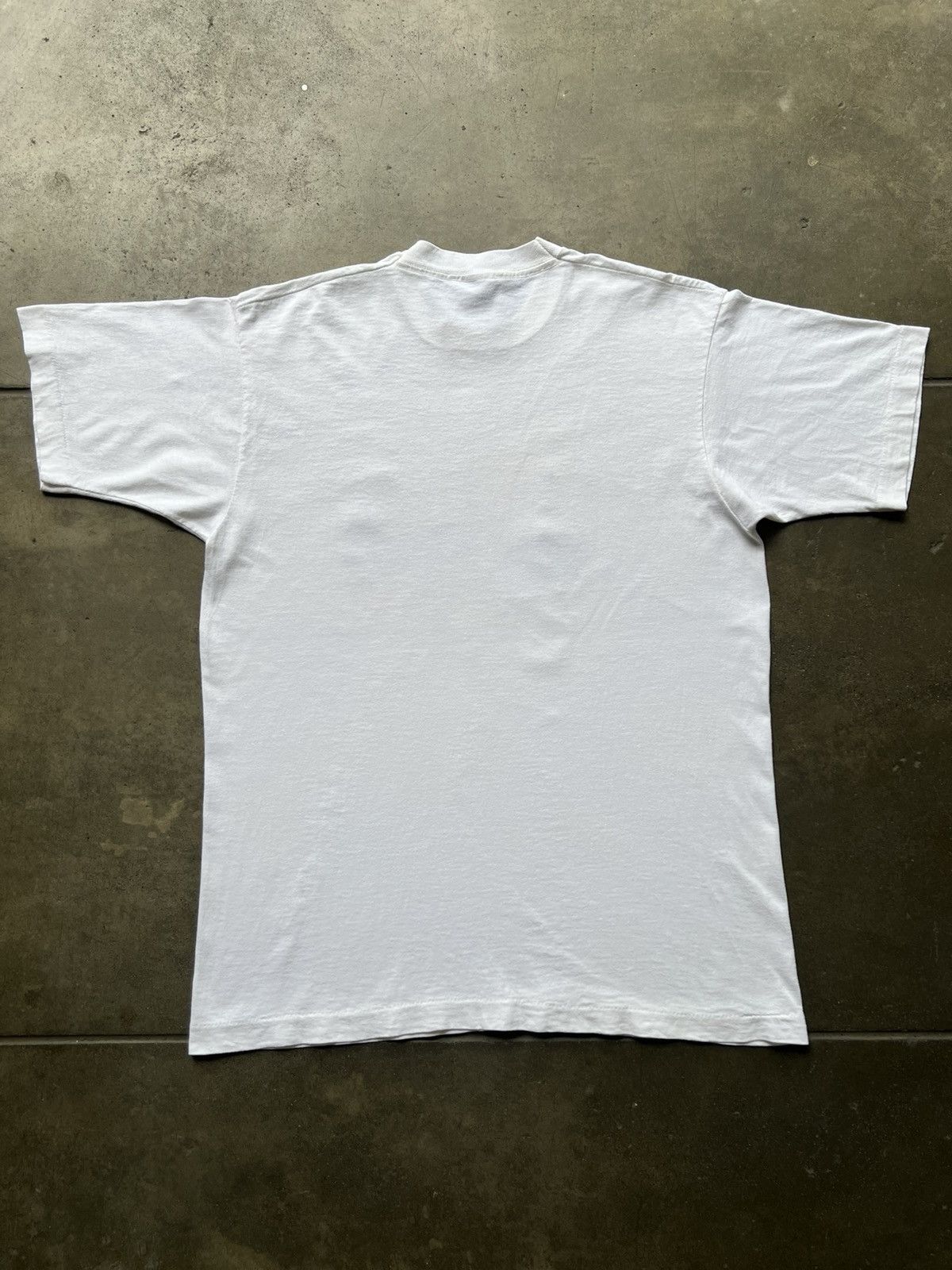 Fruit Of The Loom VTG 90s Salvador Dali Eating A Bowl Of Surreal Art Tee Shirt Size US L / EU 52-54 / 3 - 3 Thumbnail