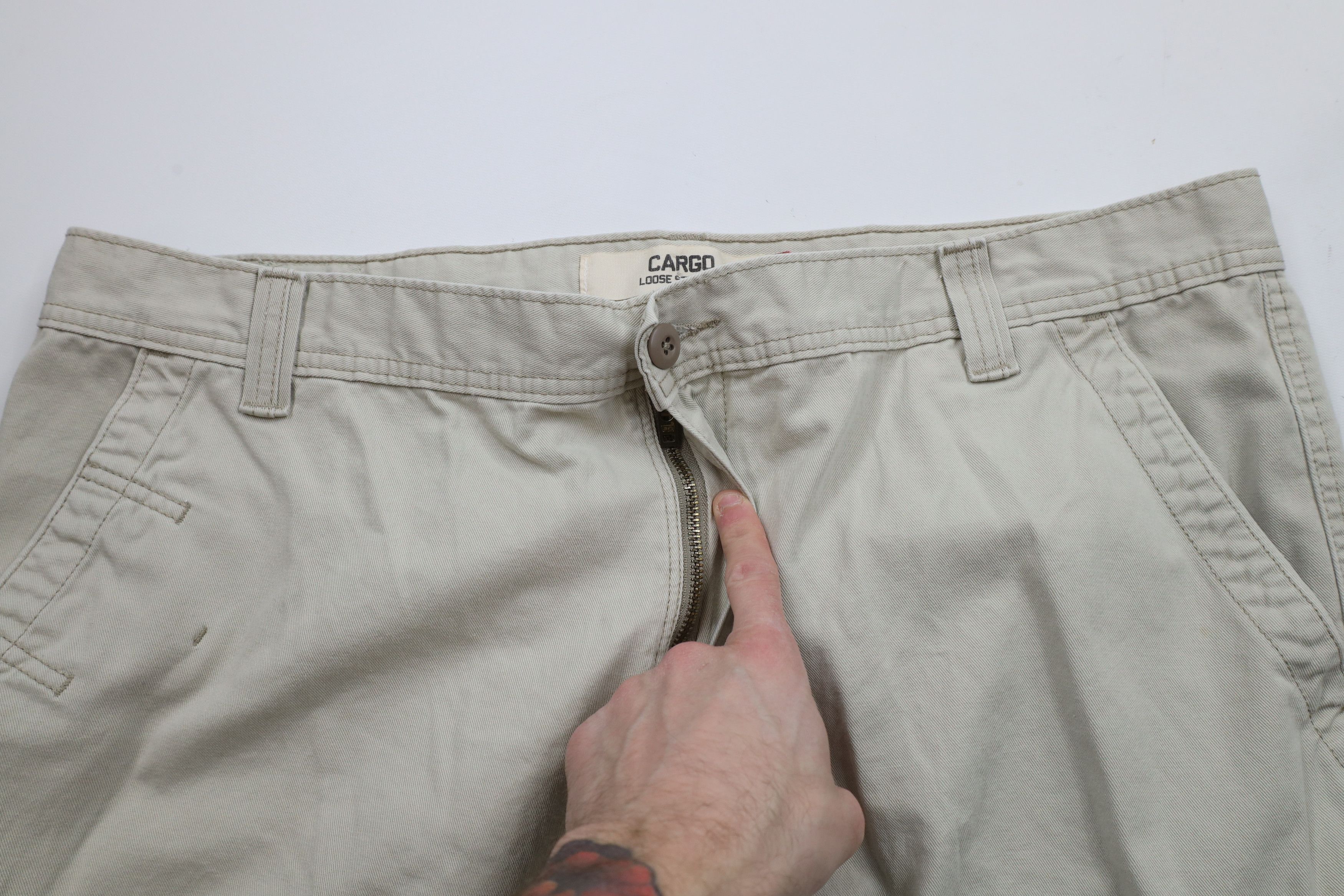 Levi's × Vintage Vintage Y2K Levis Loose Fit Wide Leg Cargo Chino Pants Beige Size US 42 / EU 58 - 8 Thumbnail