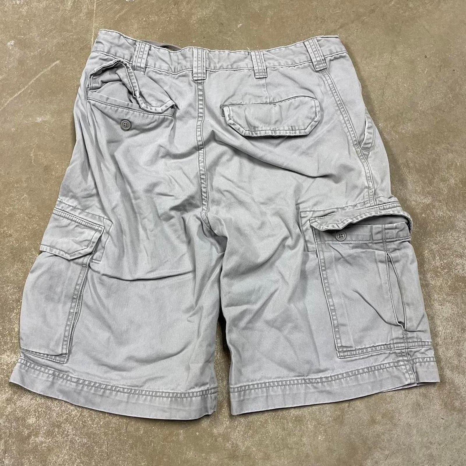 Carhartt Y2k grey cargo shorts size 33 Size US 33 - 3 Thumbnail