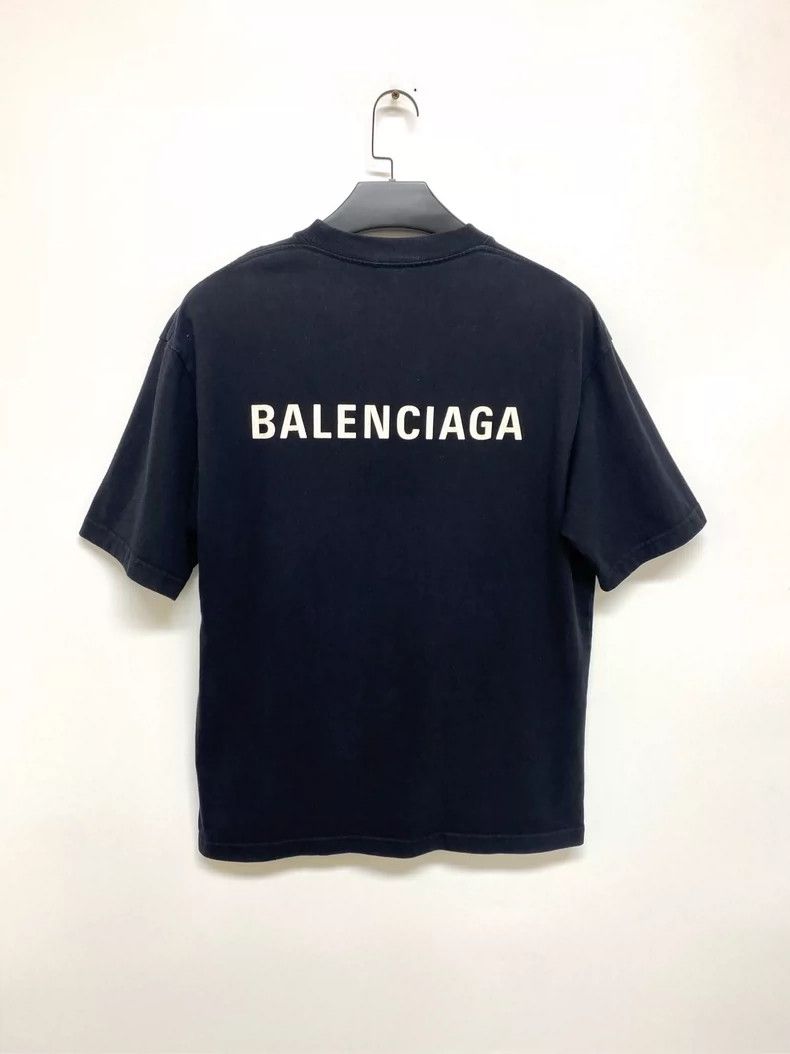 Balenciaga Balenciaga Short sleeve T-shirt with large logo on the bac Size US XS / EU 42 / 0 - 8 Thumbnail