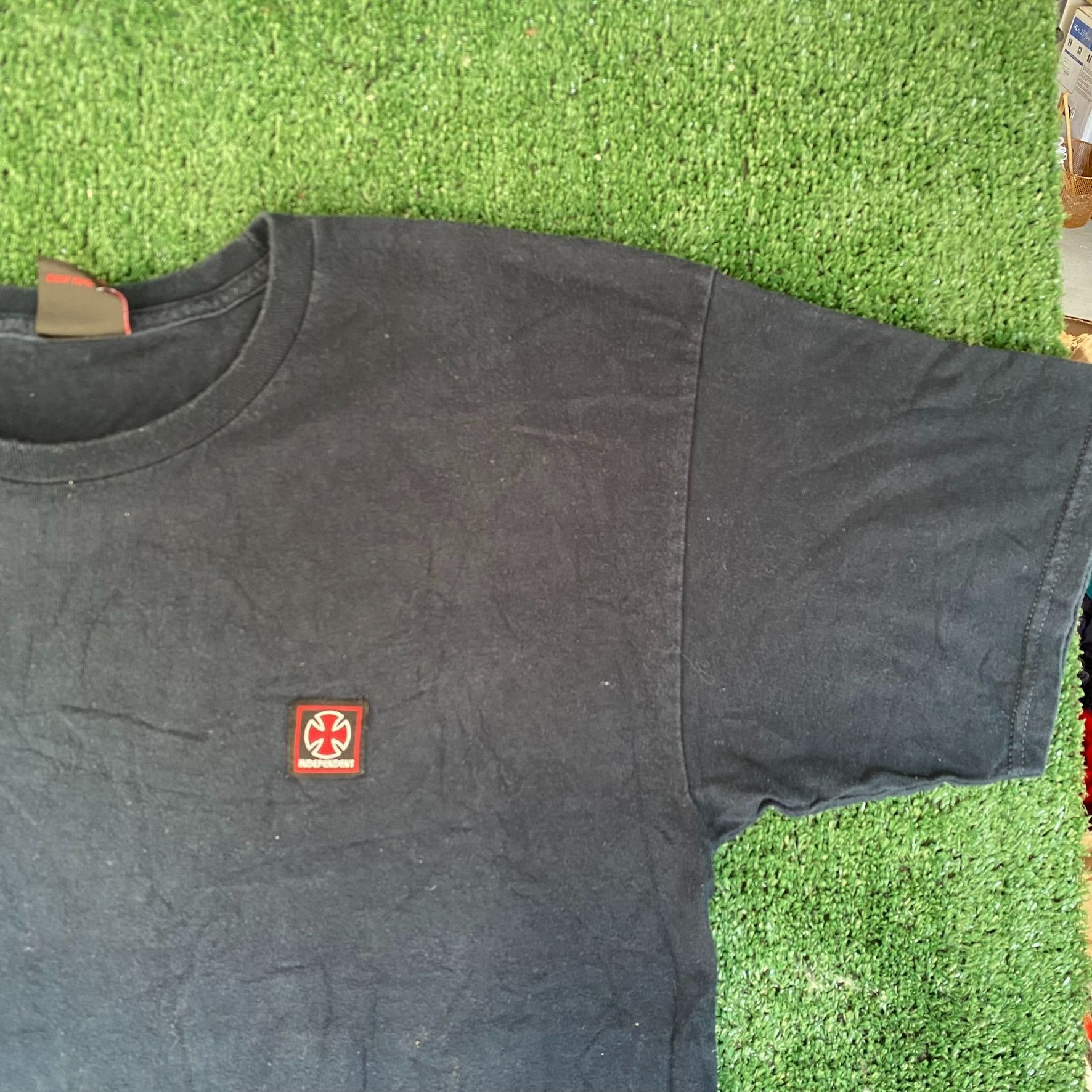 Independent Truck Co. × Vintage Vintage Y2K Independent Truck Co Shirt Cross Logo Skater Tee Size US L / EU 52-54 / 3 - 2 Thumbnail