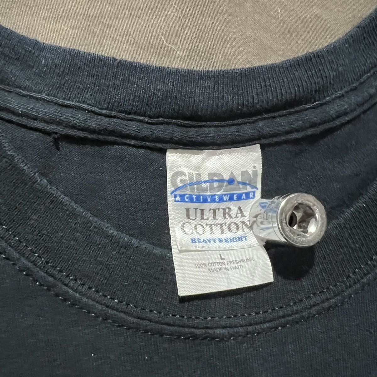 Vintage Vintage Y2K WKUK AK-47 Gun Tee L Faded graphic streetwear Size US L / EU 52-54 / 3 - 4 Thumbnail