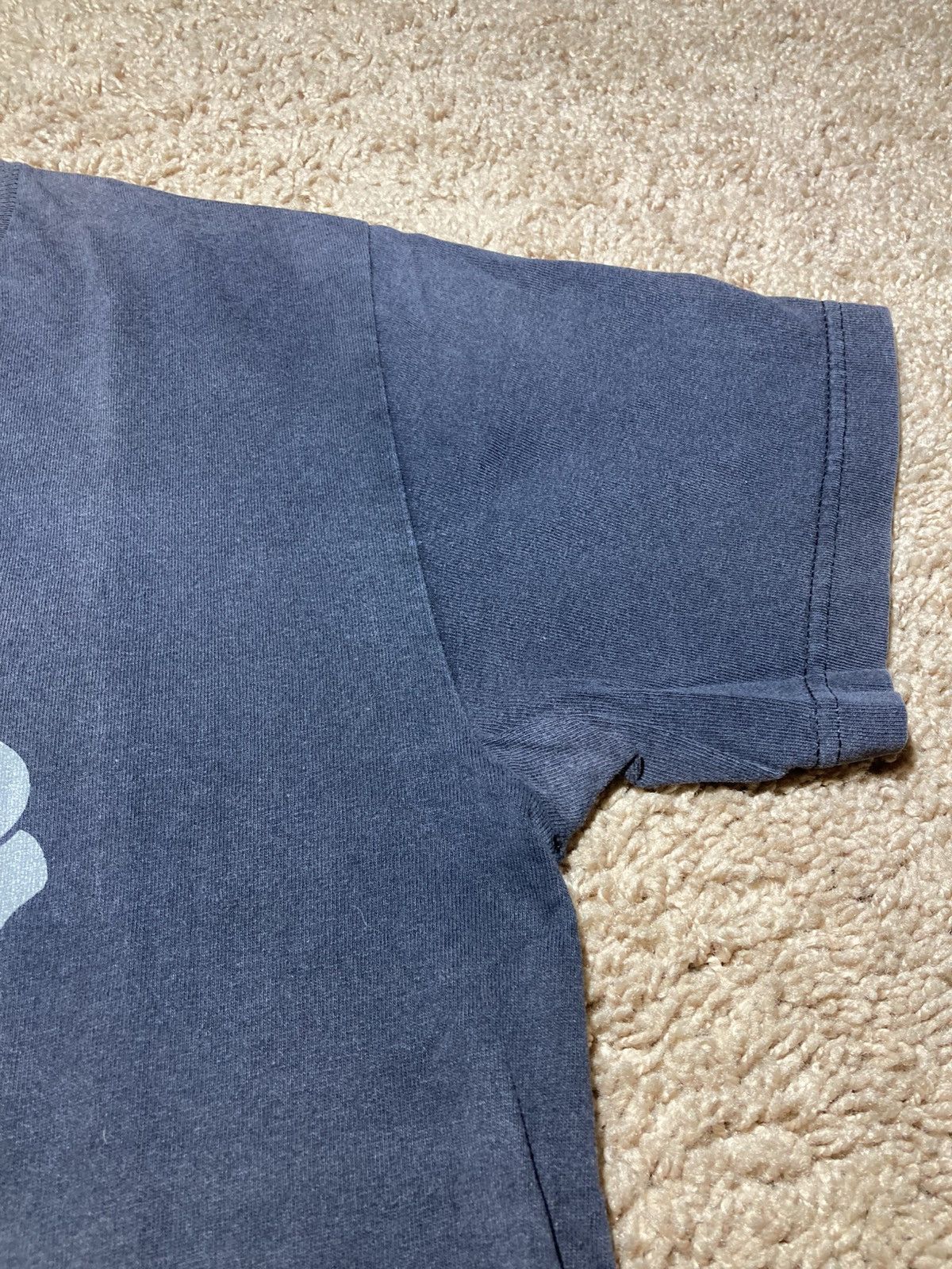 Japanese Brand × Kaws × Vintage Vintage Kaws One Chum Graphic Tee Bape 2000s 90s Art Graffit Size US S / EU 44-46 / 1 - 7 Thumbnail