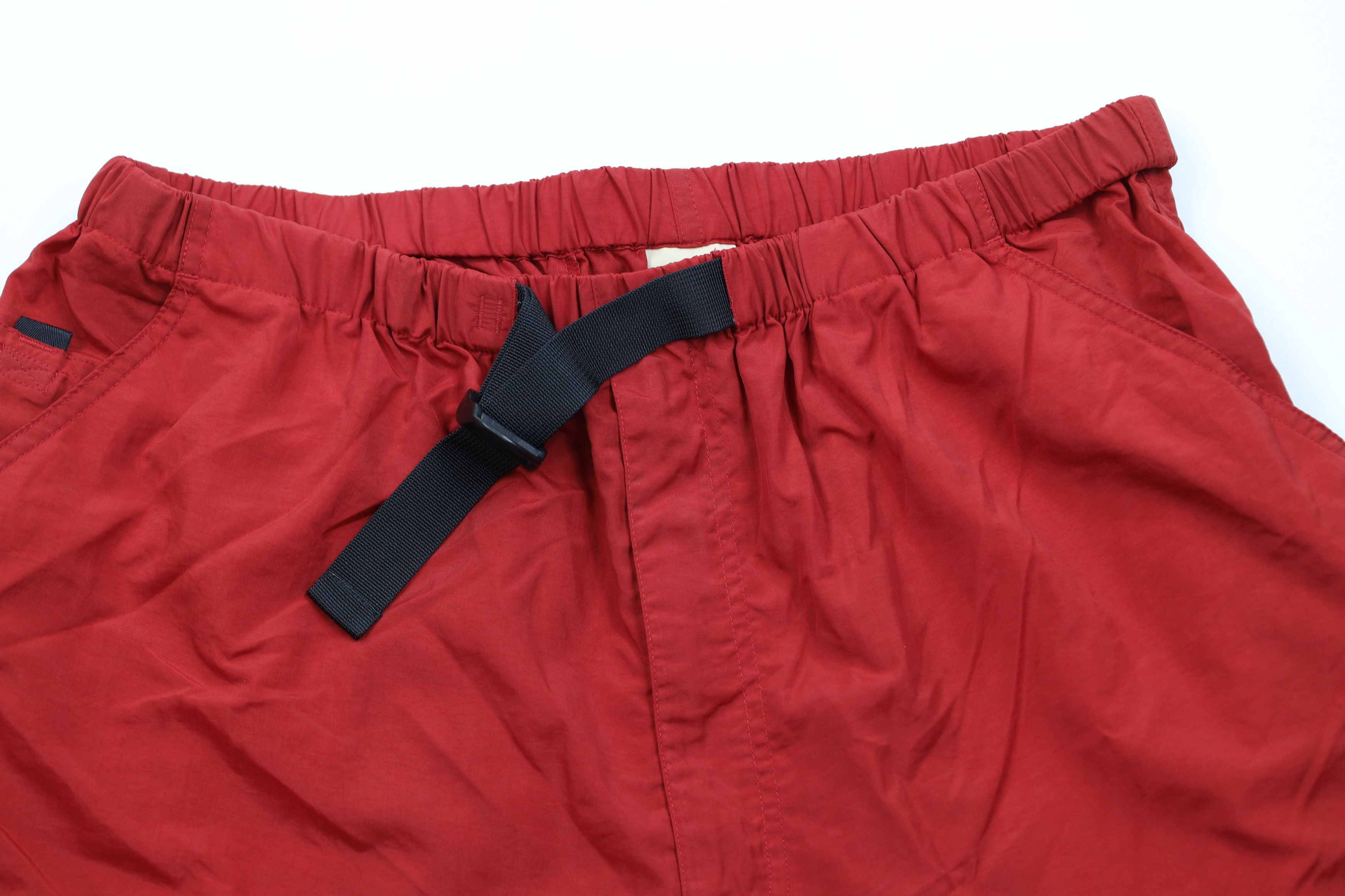 Vintage Vintage 90s Streetwear Packable Trekking Cargo Shorts Red Size US 34 / EU 50 - 2 Thumbnail