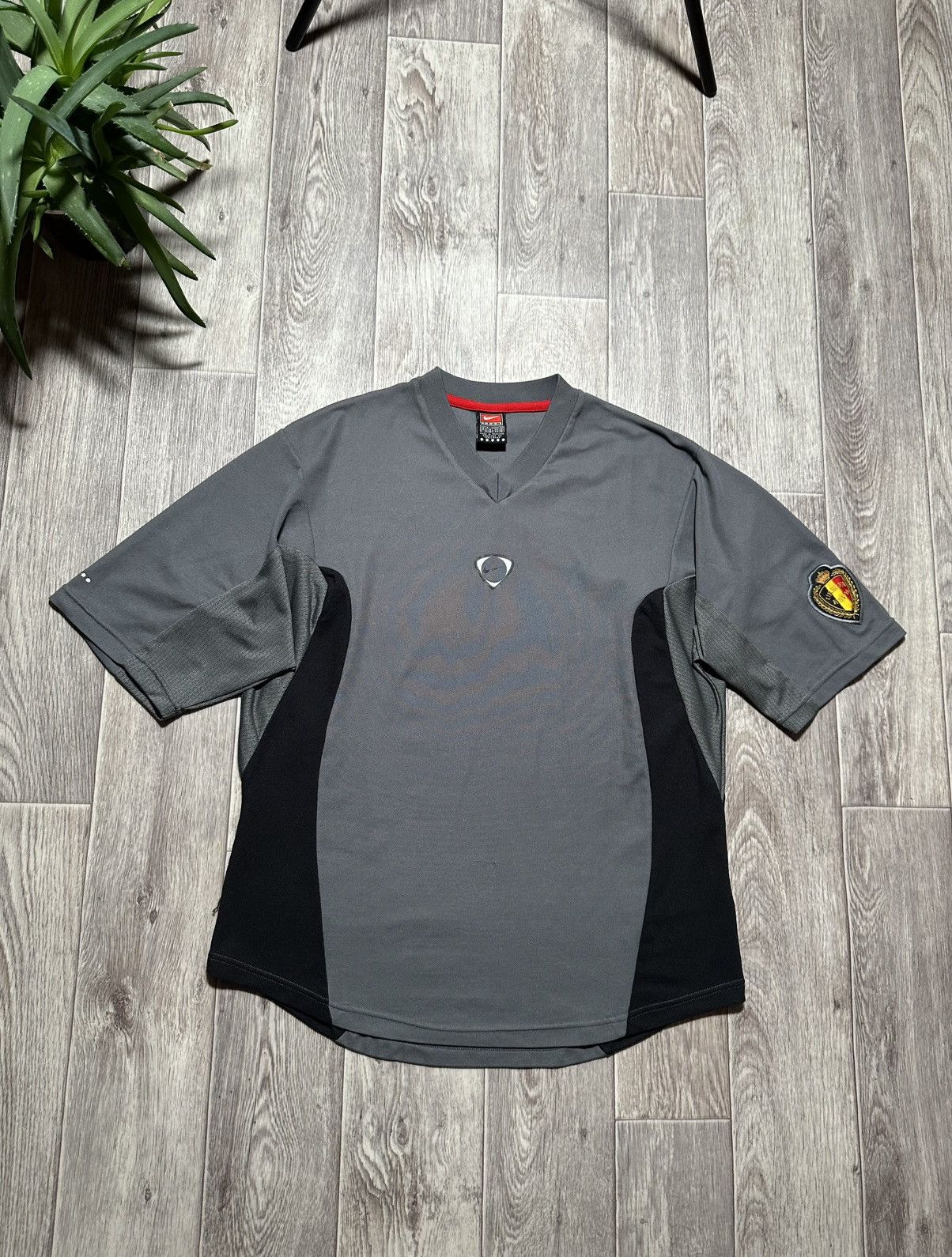 Nike Vintage 2000’s Nike Team Belgium Center Logo Blokecore Tee Size US S / EU 44-46 / 1 - 1 Thumbnail