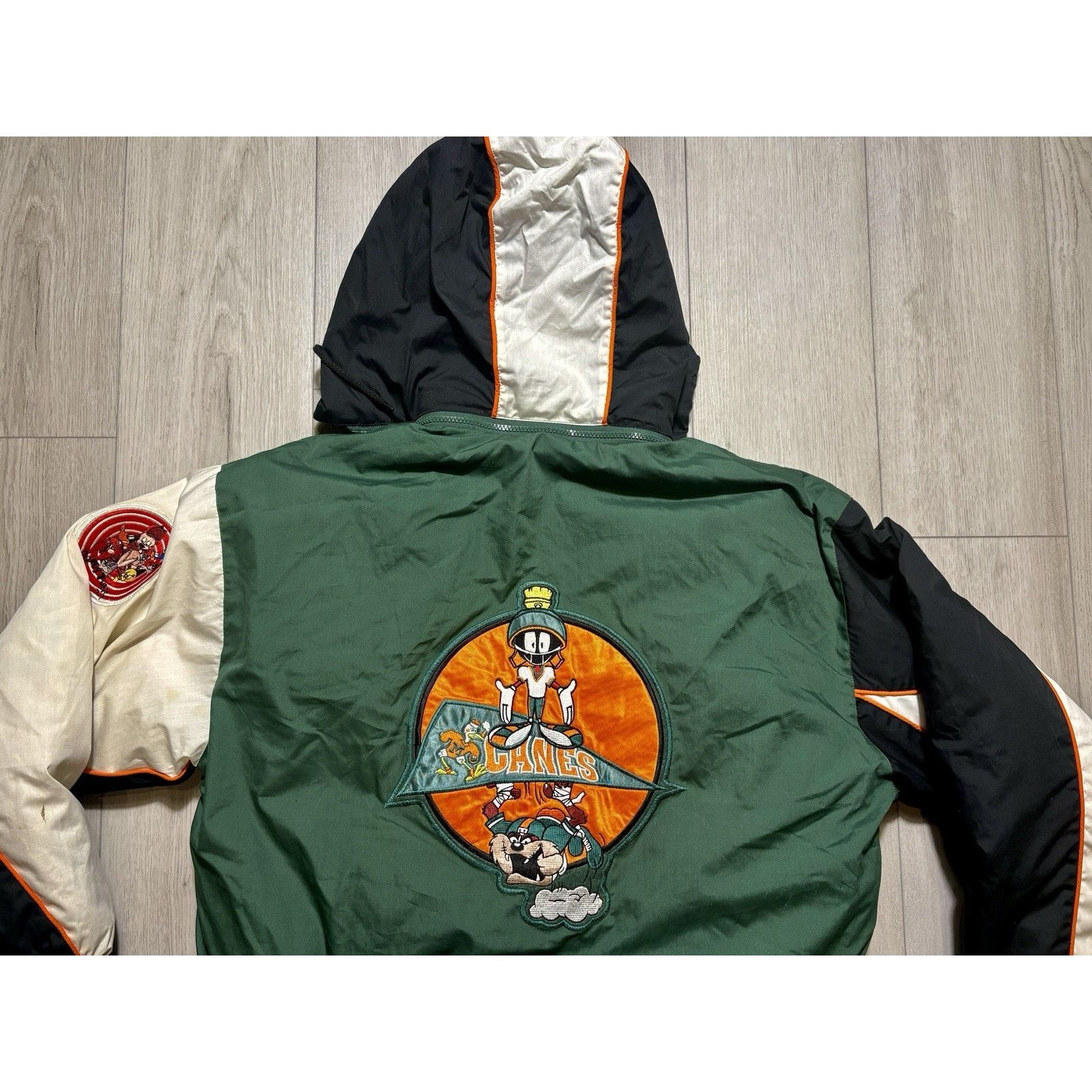 NFL Daniel Young X Looney Tunes Miami Hurricanes Puffer L Size US L / EU 52-54 / 3 - 3 Thumbnail