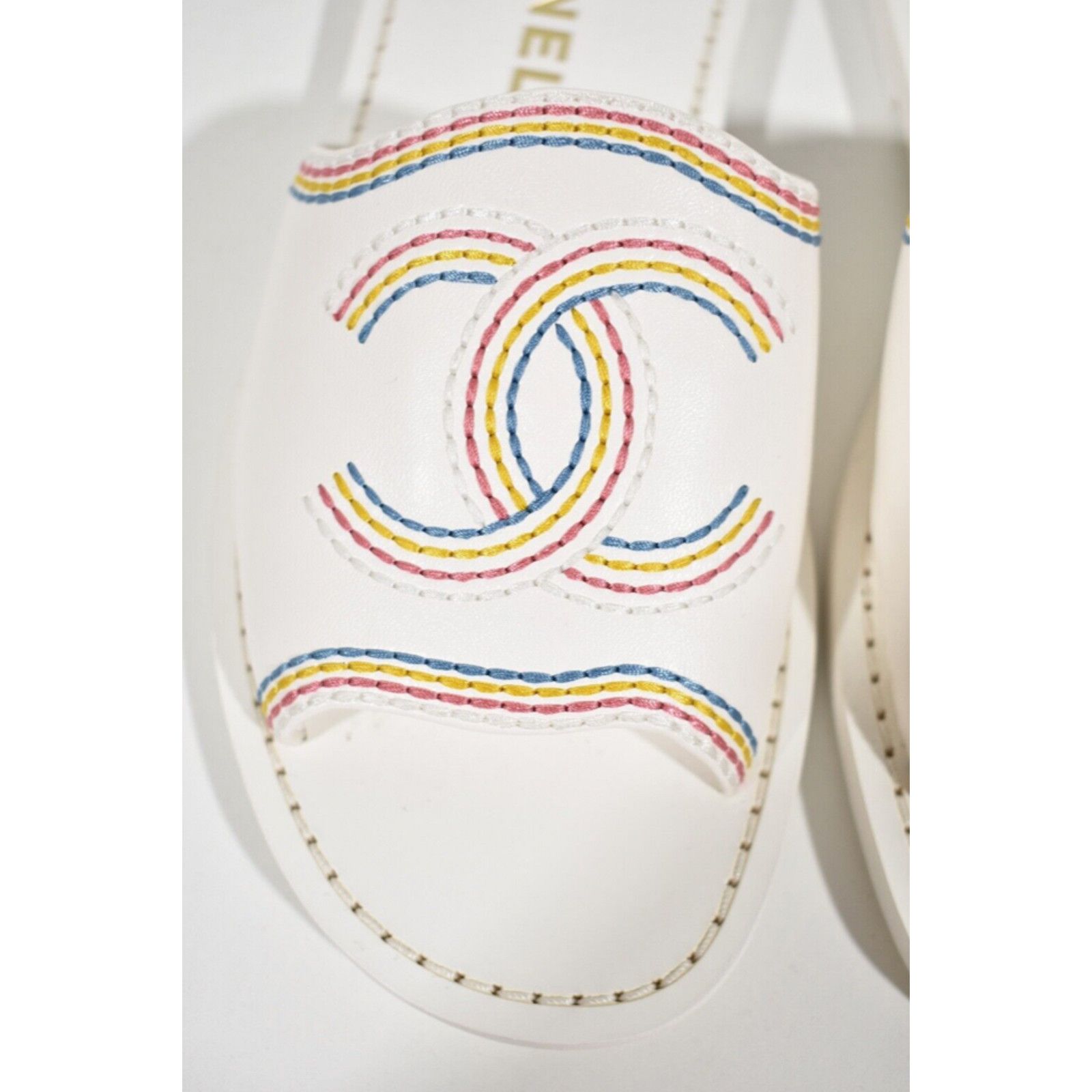 Chanel Chanel 21P White Multicolor Lambskin Leather CC Logo Size US 6 / IT 36 - 7 Thumbnail